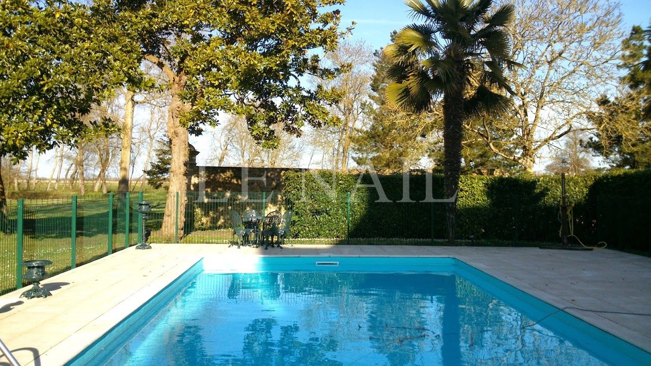 castle 30 rooms for sale on LA ROCHE SUR YON (85000)