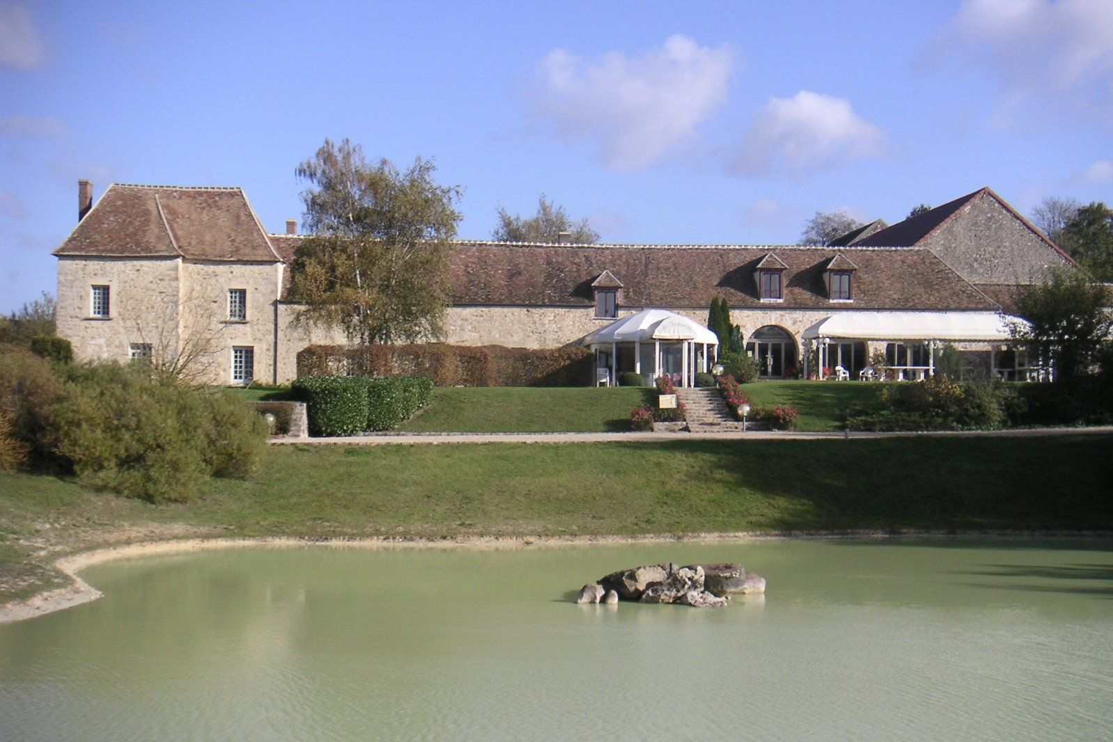 castle 10 rooms for sale on Voulx (77940)