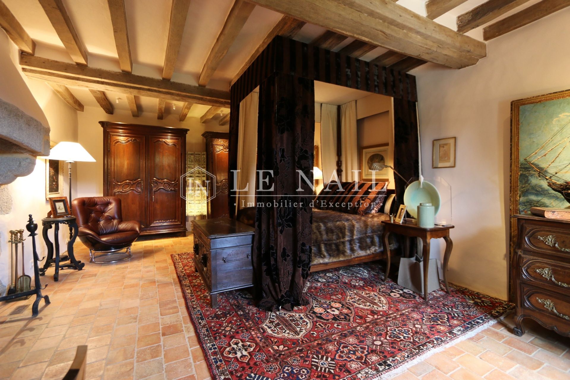 manor house 6 rooms for sale on LAVAL (53000)