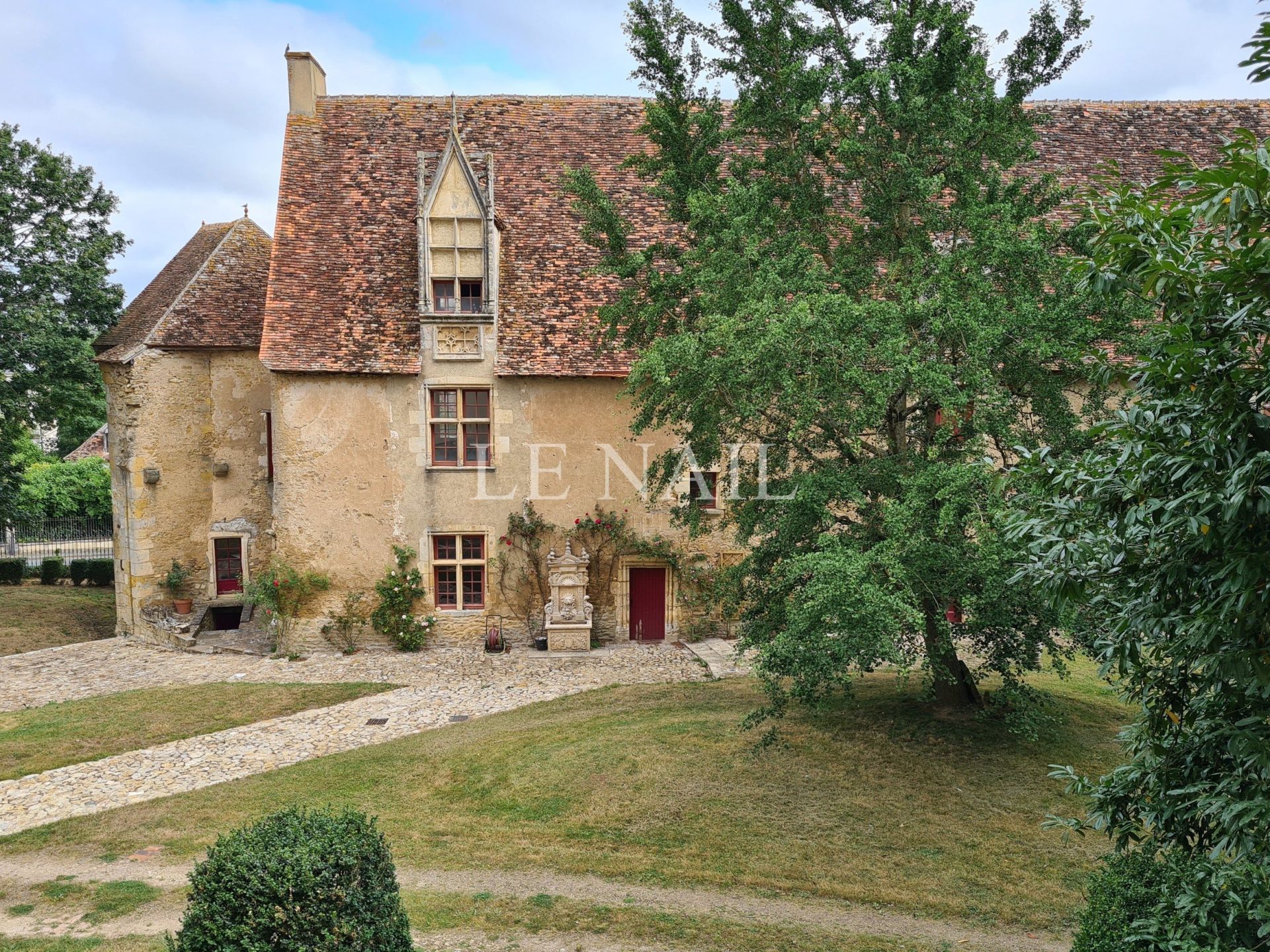château 21 pièces en vente à CHATEAUROUX (36000)