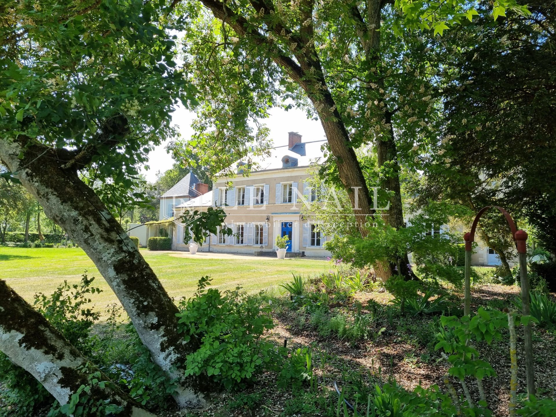 castle 15 rooms for sale on VIERZON (18100)