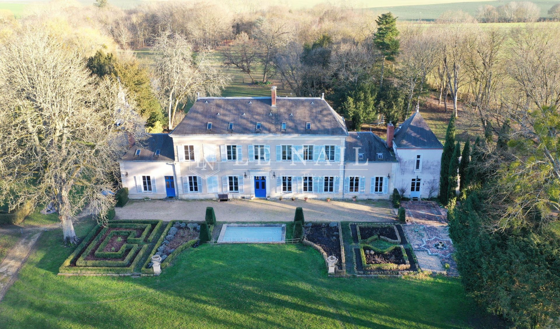 castle 15 rooms for sale on VIERZON (18100)