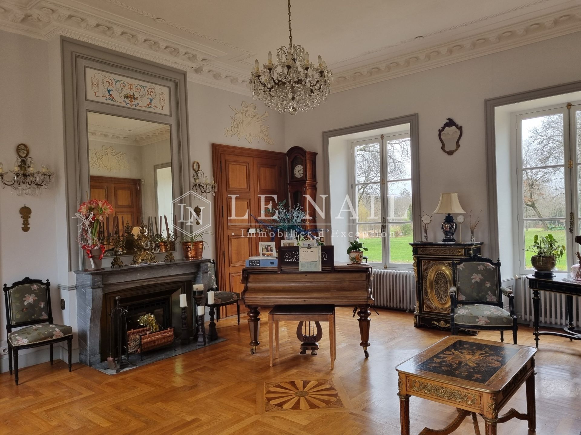 castle 15 rooms for sale on VIERZON (18100)