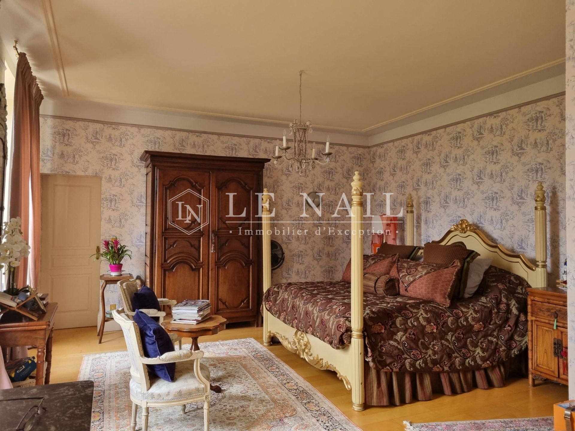 castle 15 rooms for sale on VIERZON (18100)