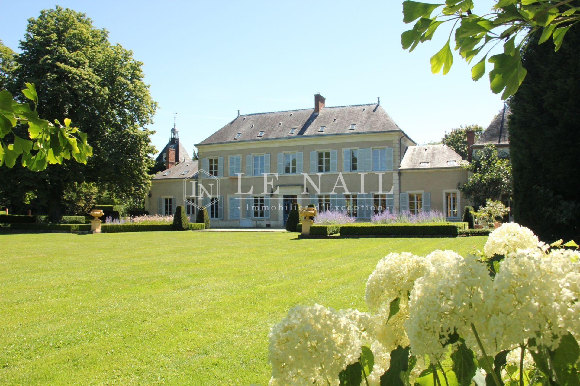 castle 15 rooms for sale on VIERZON (18100)