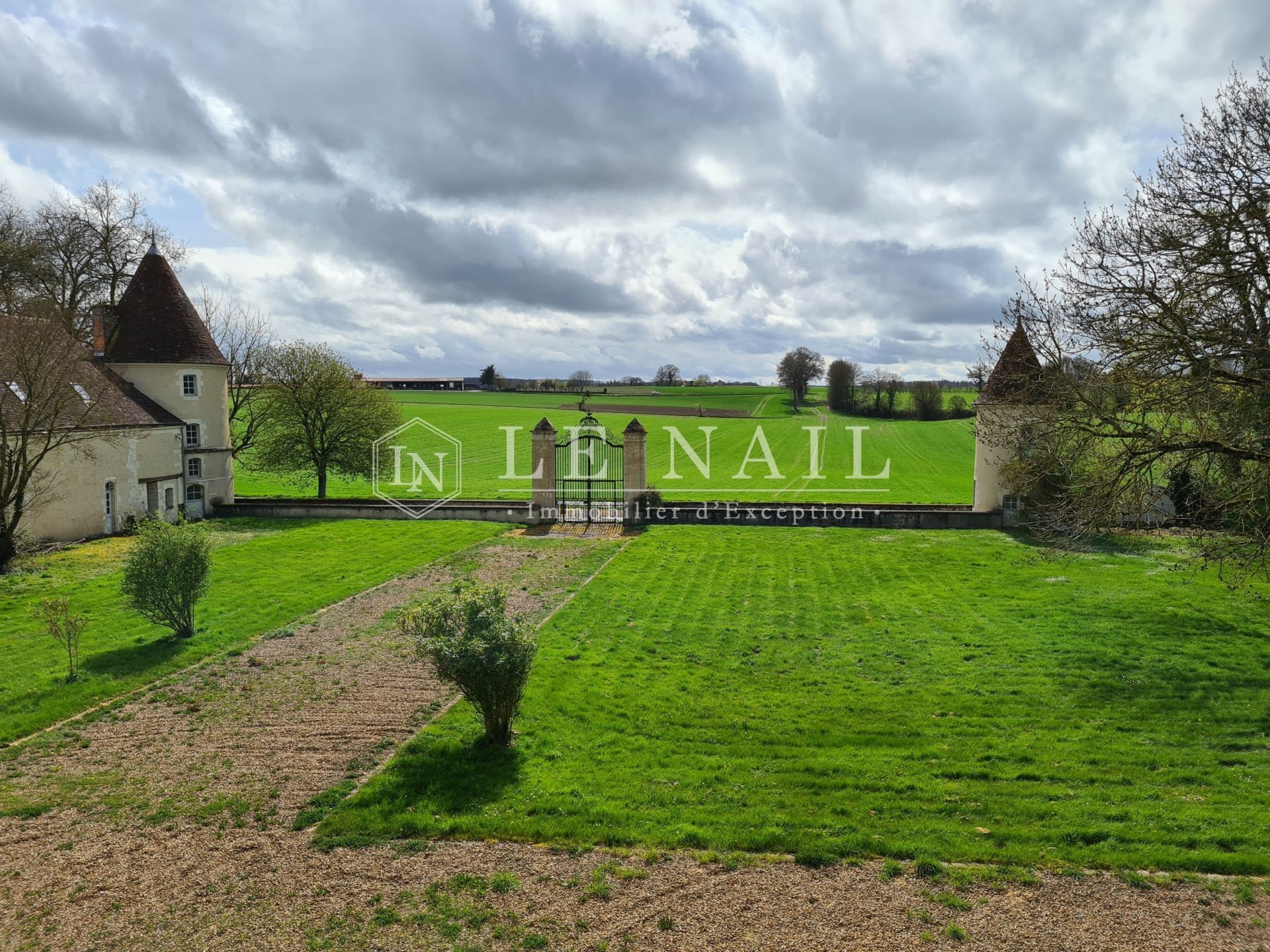 castle 15 rooms for sale on NOGENT LE ROTROU (28400)