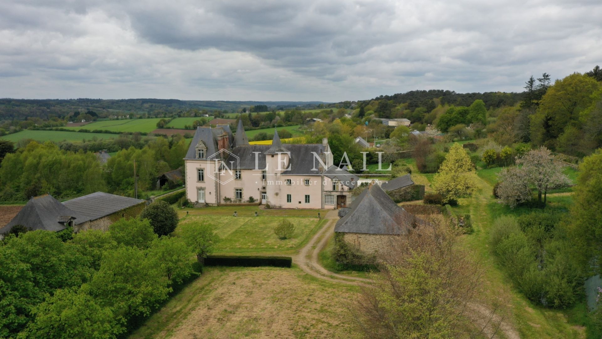 castle 19 rooms for sale on PLOERMEL (56800)