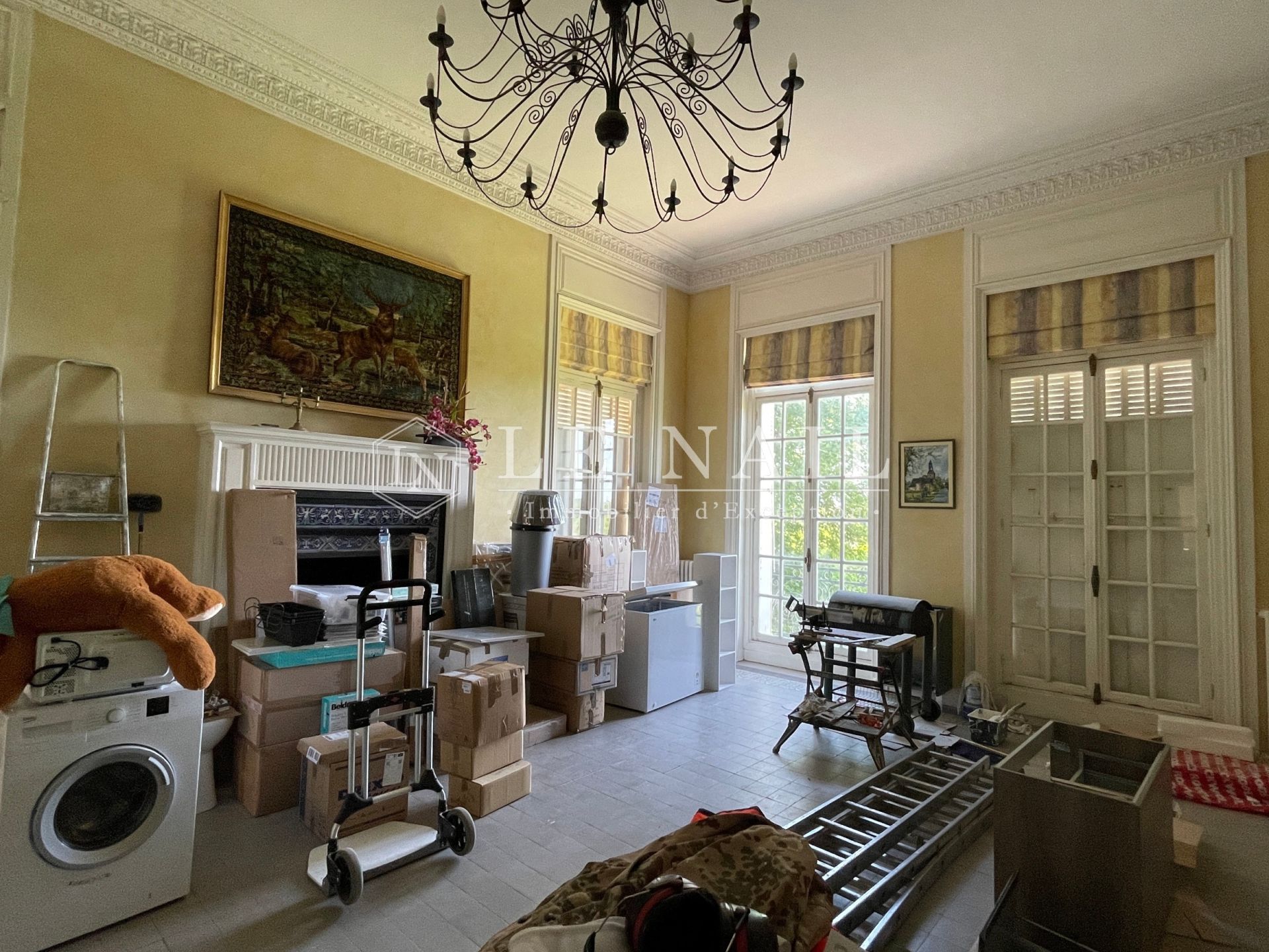 castle 13 rooms for sale on MEAUX (77100)