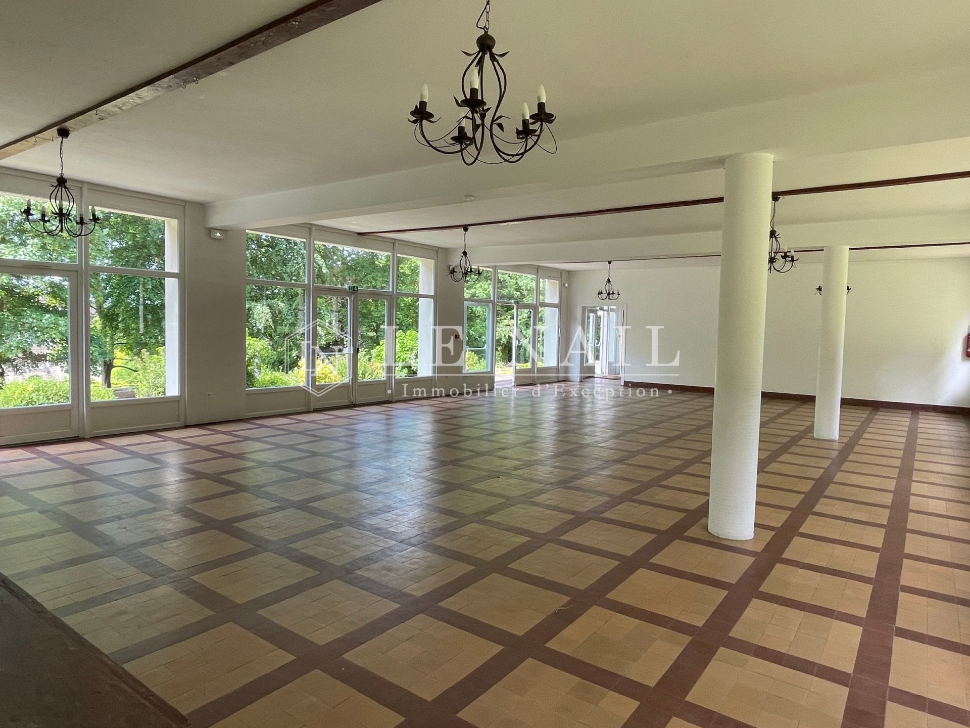 castle 13 rooms for sale on MEAUX (77100)