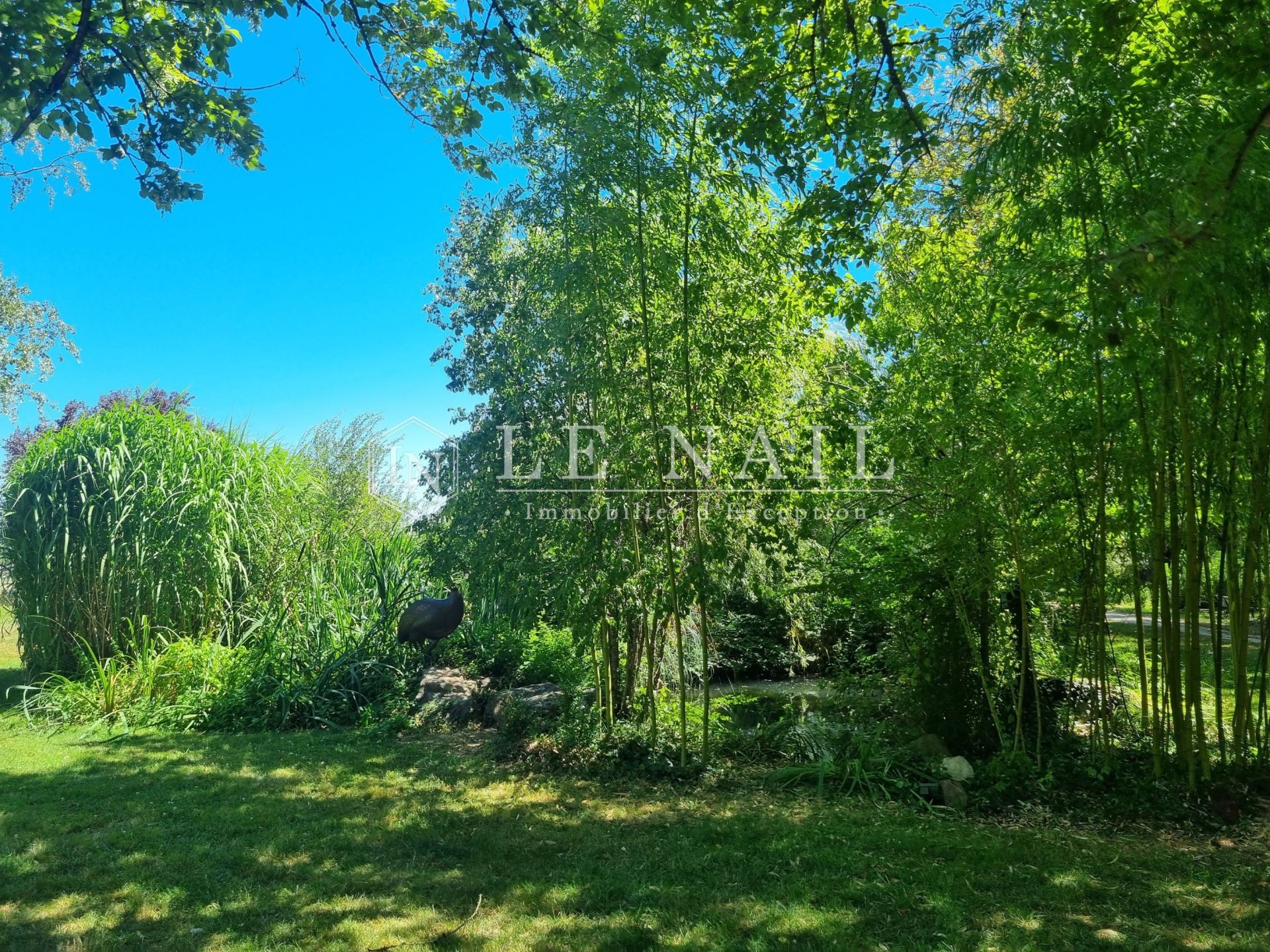 property 8 rooms for sale on VIERZON (18100)
