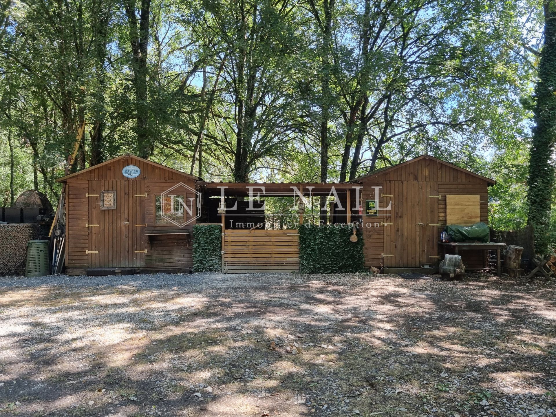 property 8 rooms for sale on VIERZON (18100)