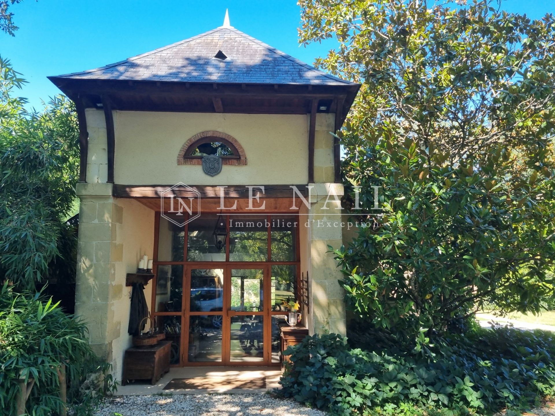property 8 rooms for sale on VIERZON (18100)