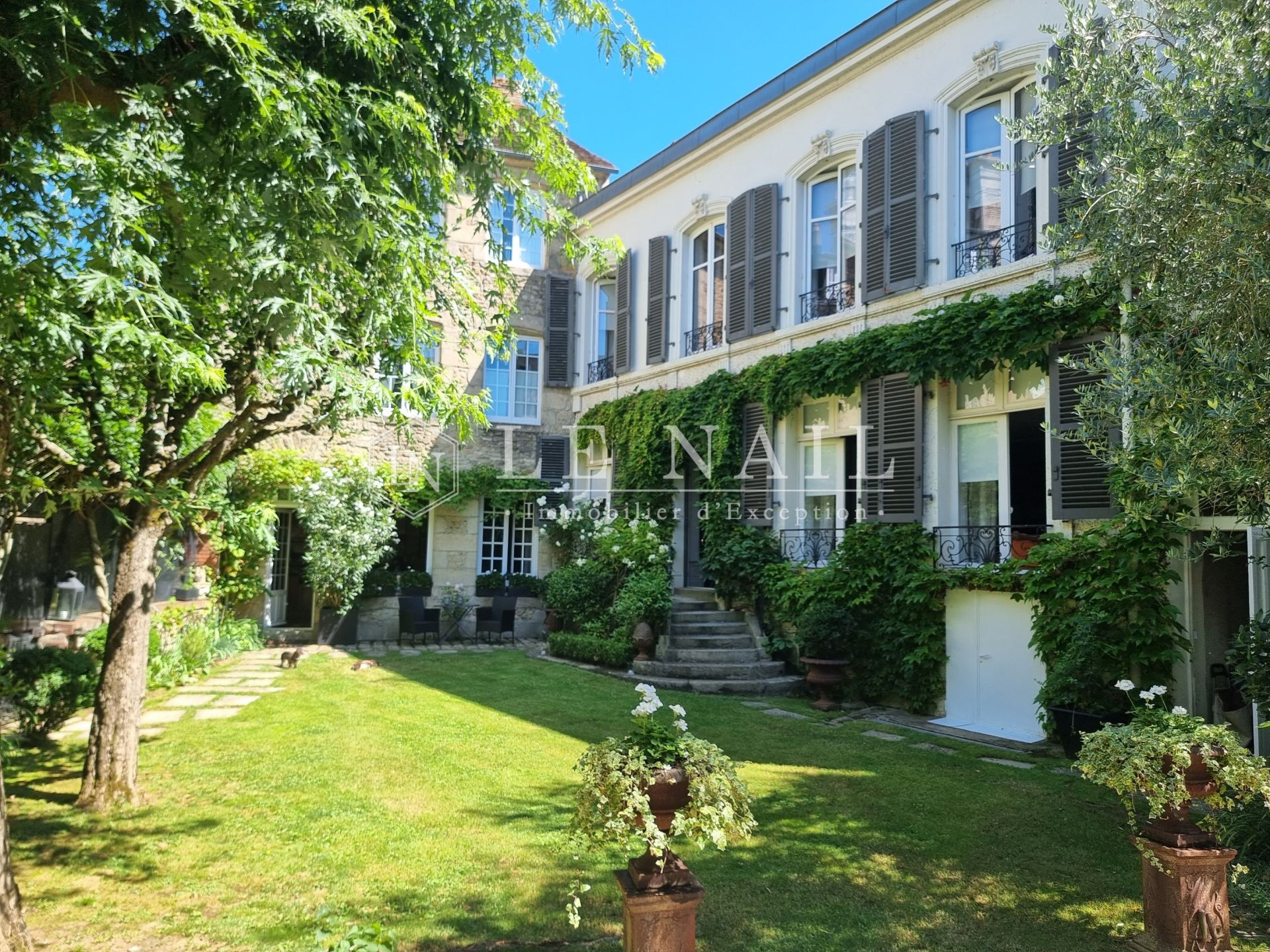 mansion (hôtel particulier) 8 rooms for sale on ALENCON (61000)