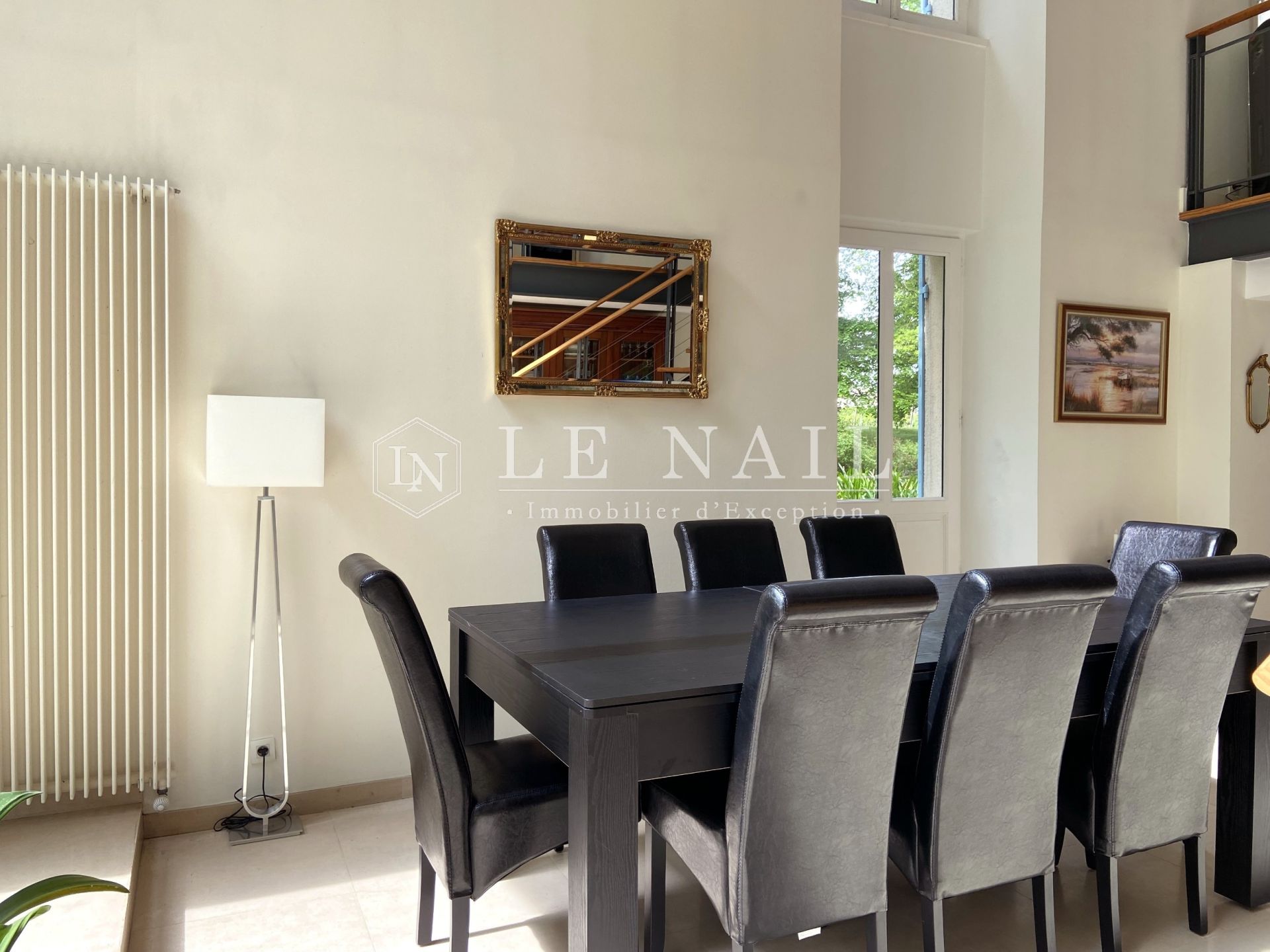 wine estate 14 rooms for sale on BORDEAUX (33000)