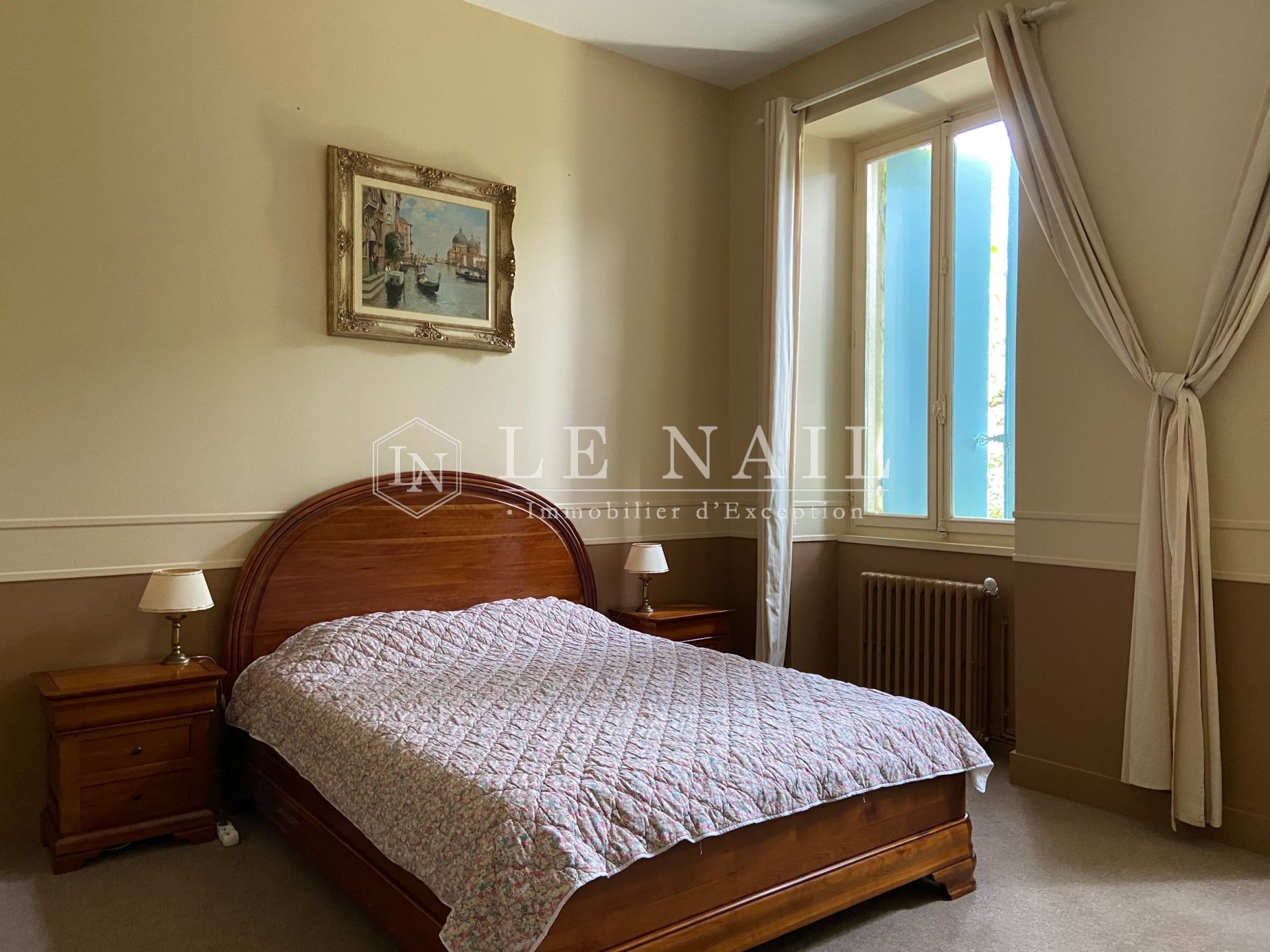wine estate 14 rooms for sale on BORDEAUX (33000)