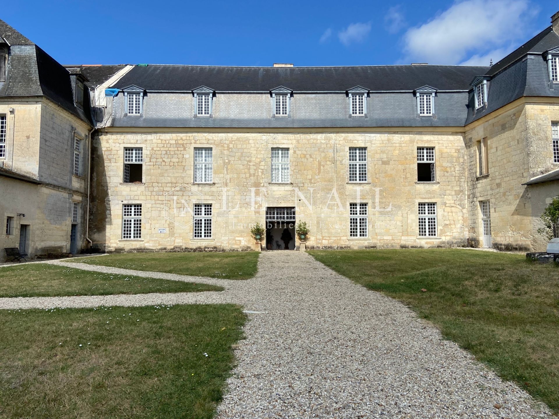 château 44 pièces en vente à BORDEAUX (33000)