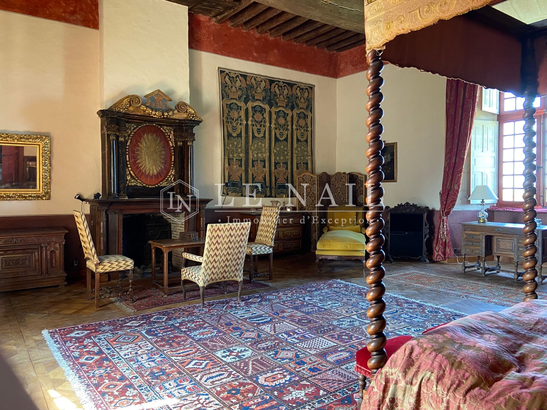 castle 44 rooms for sale on BORDEAUX (33000)
