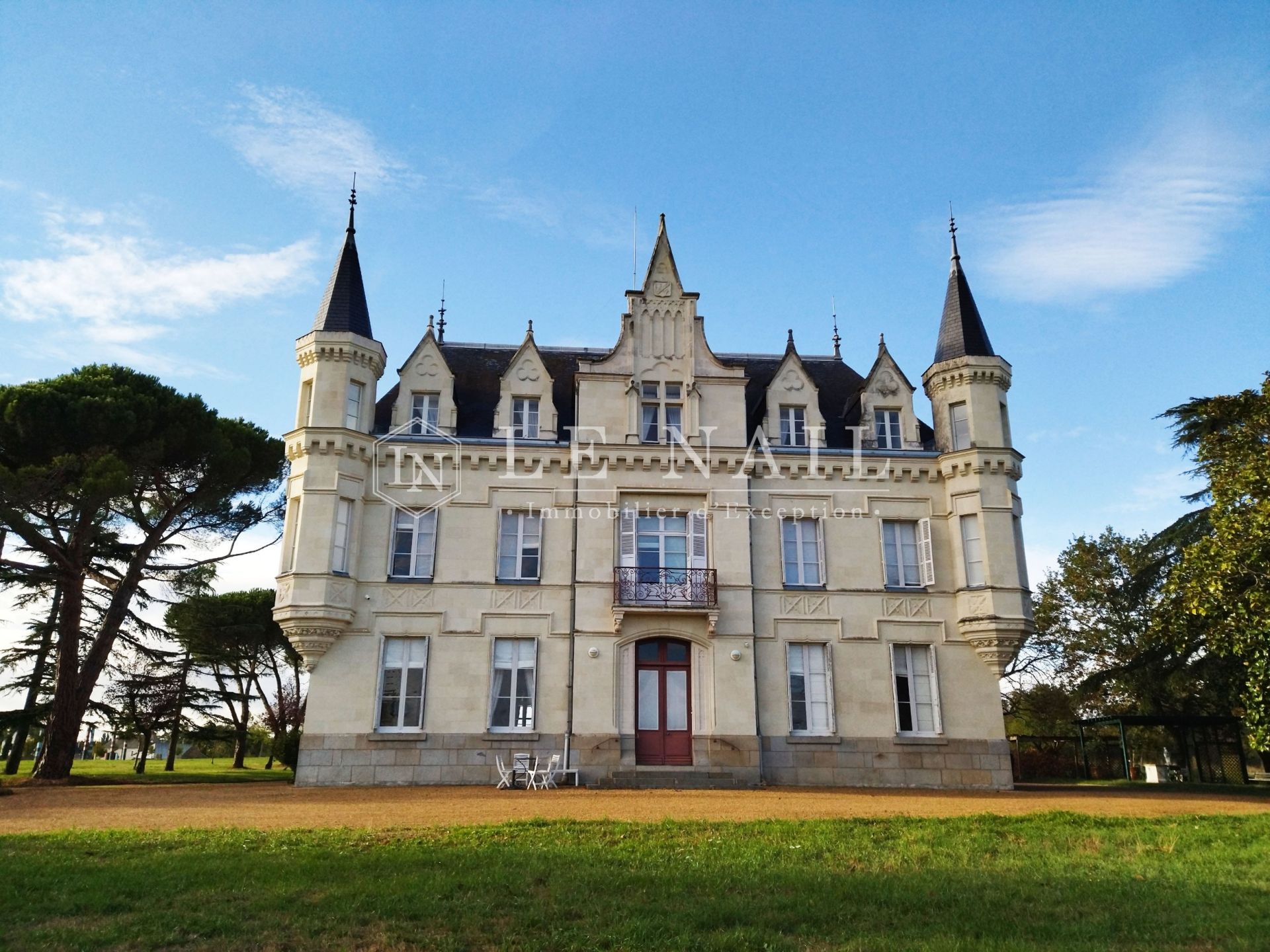 castle 21 rooms for sale on ANGERS (49100)