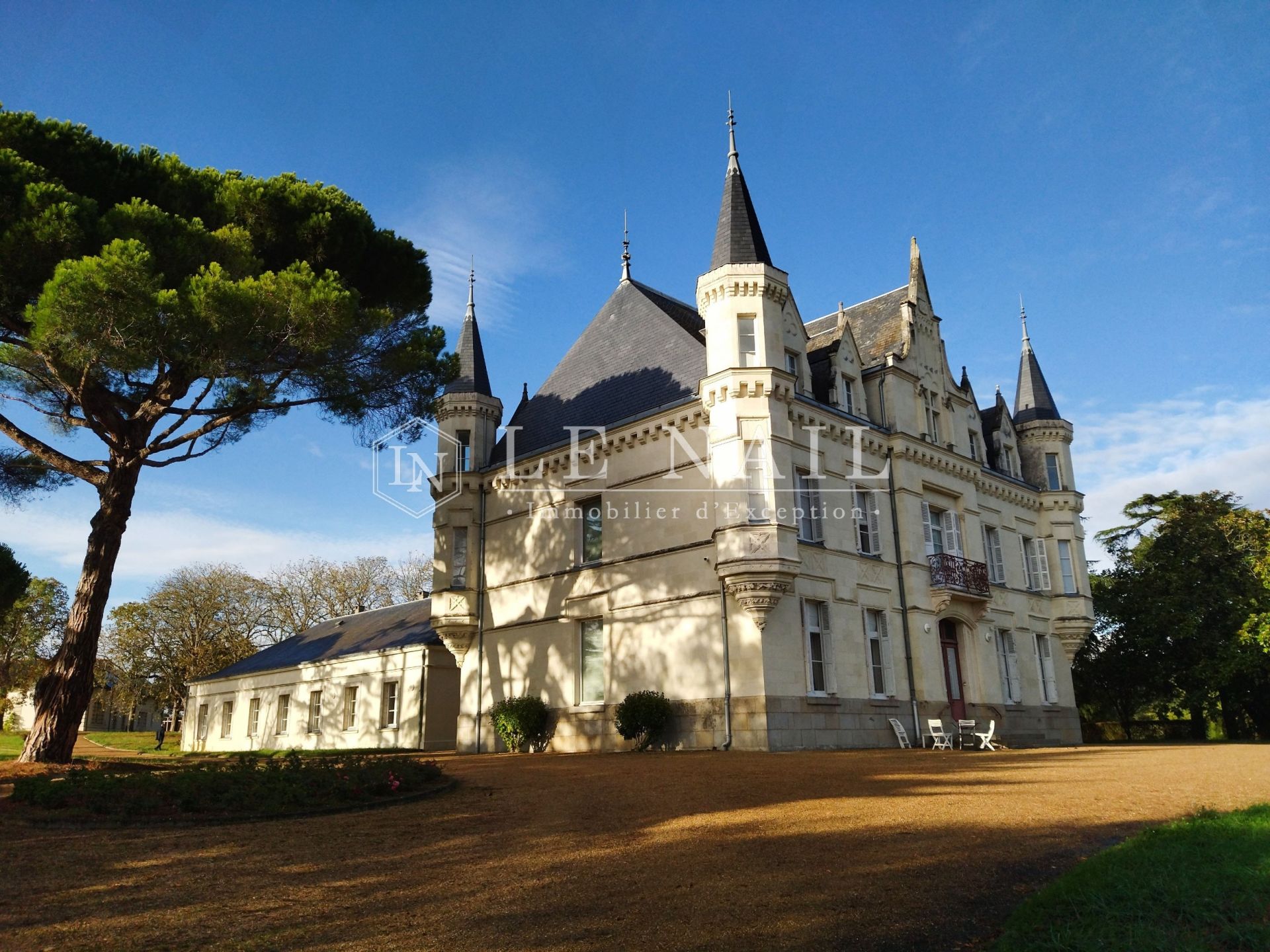 castle 21 rooms for sale on ANGERS (49100)