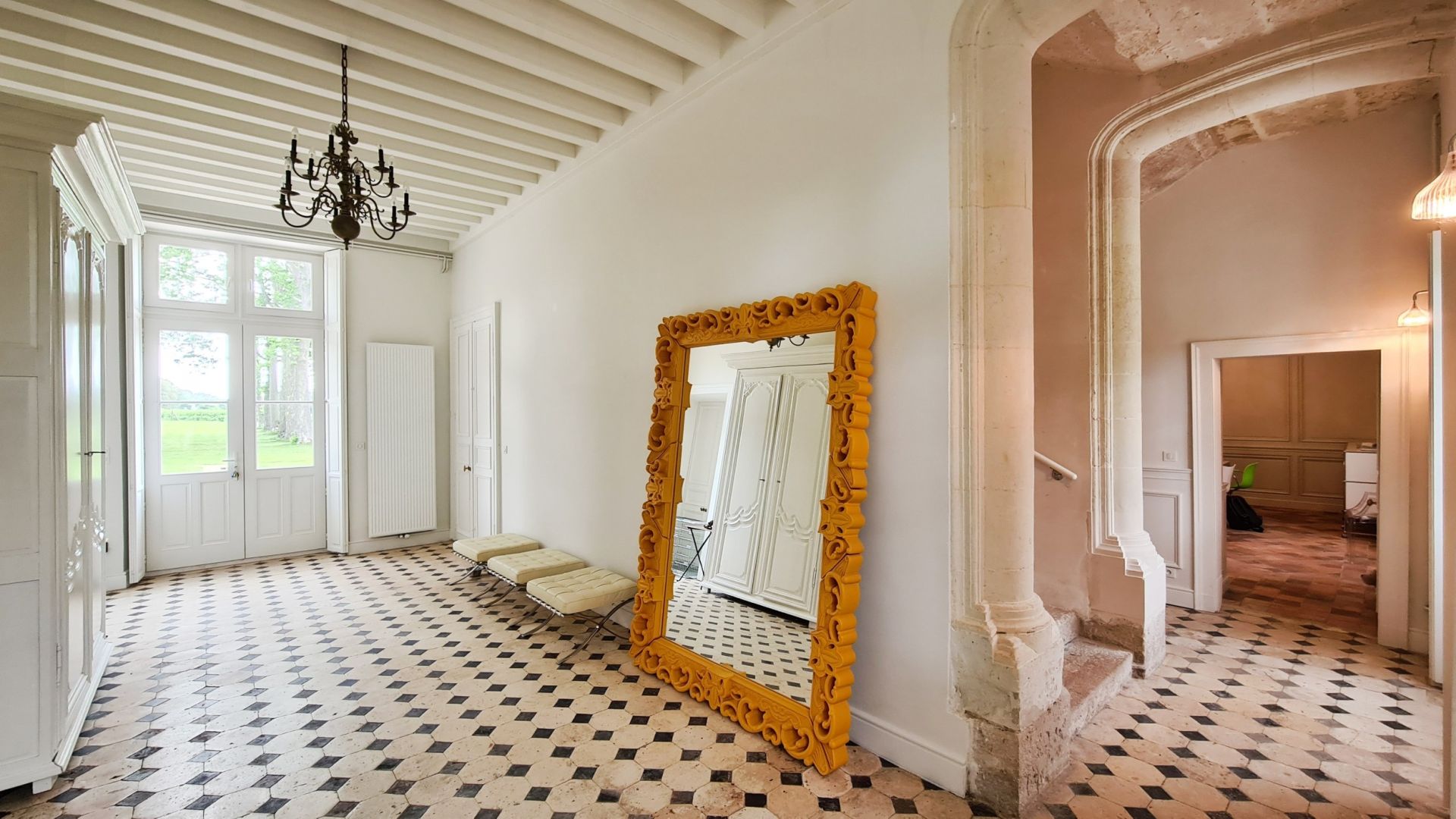 castle 11 rooms for sale on VALENCAY (36600)