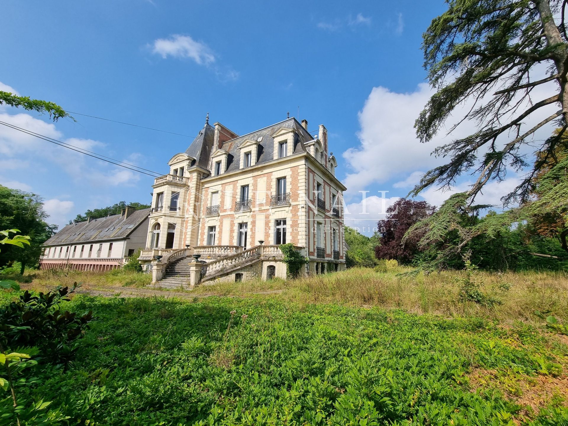 château 17 pièces en vente à LE MANS (72000)