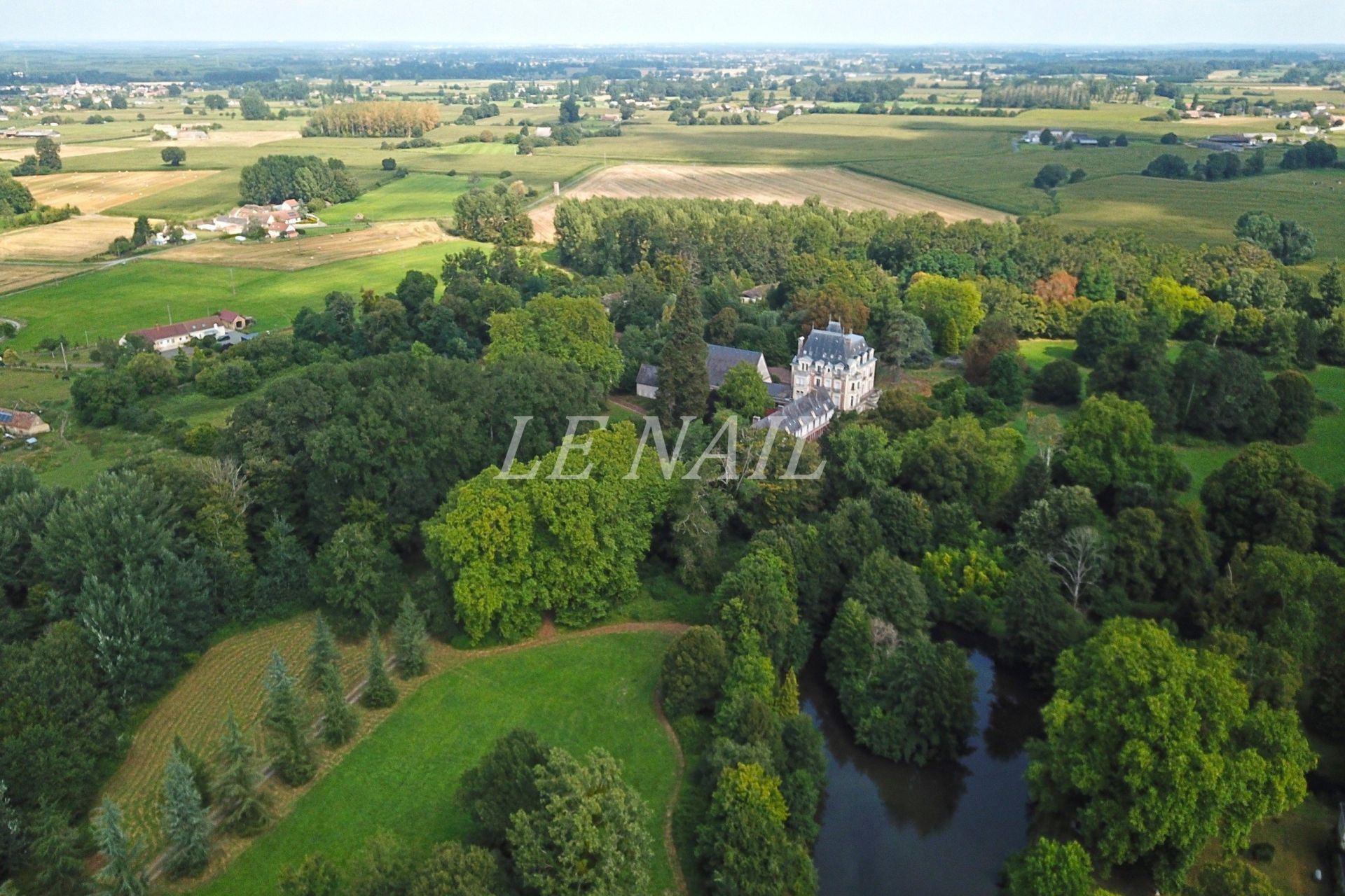 château 17 pièces en vente à LE MANS (72000)