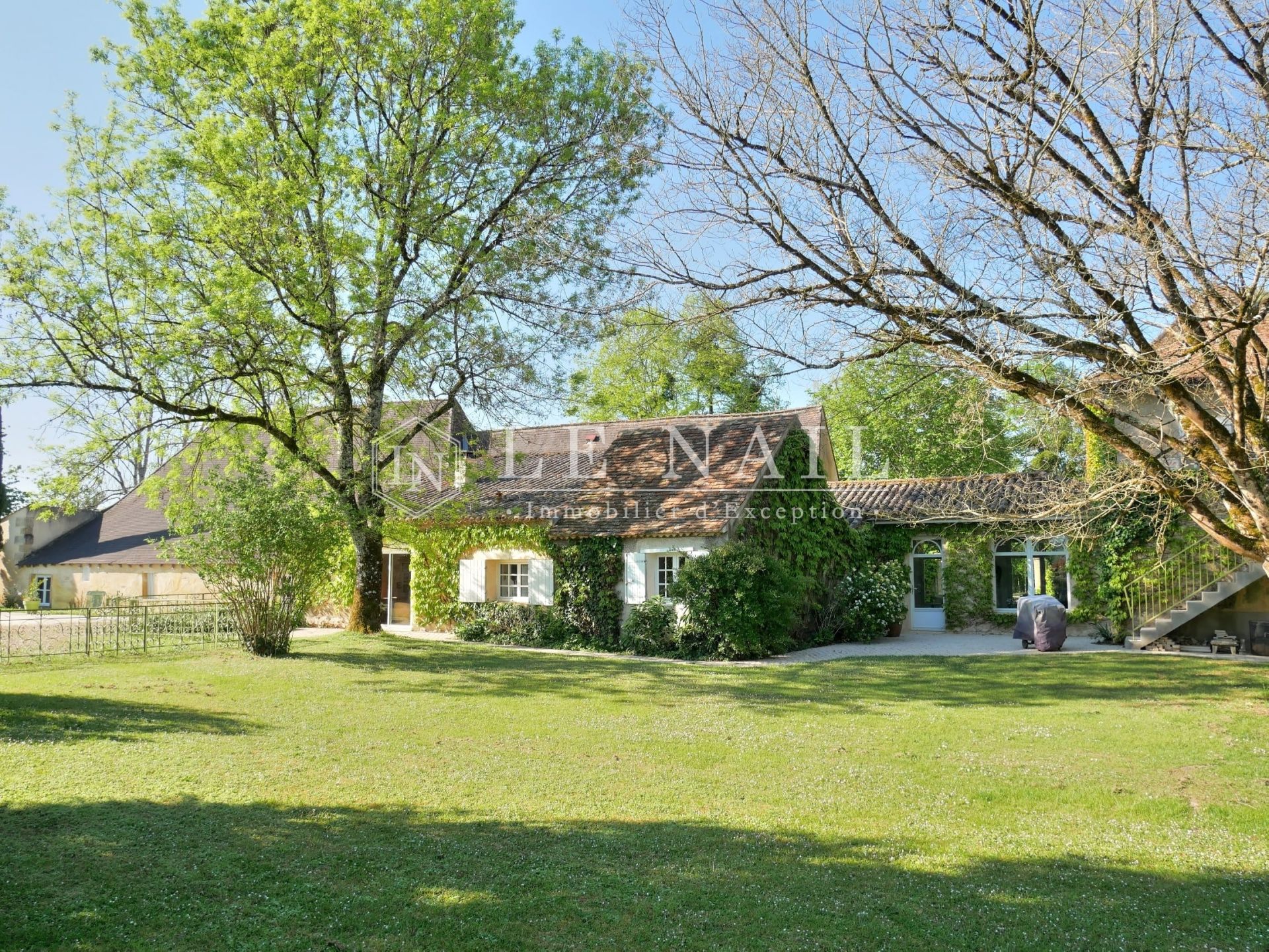 mansion 16 rooms for sale on BERGERAC (24100)