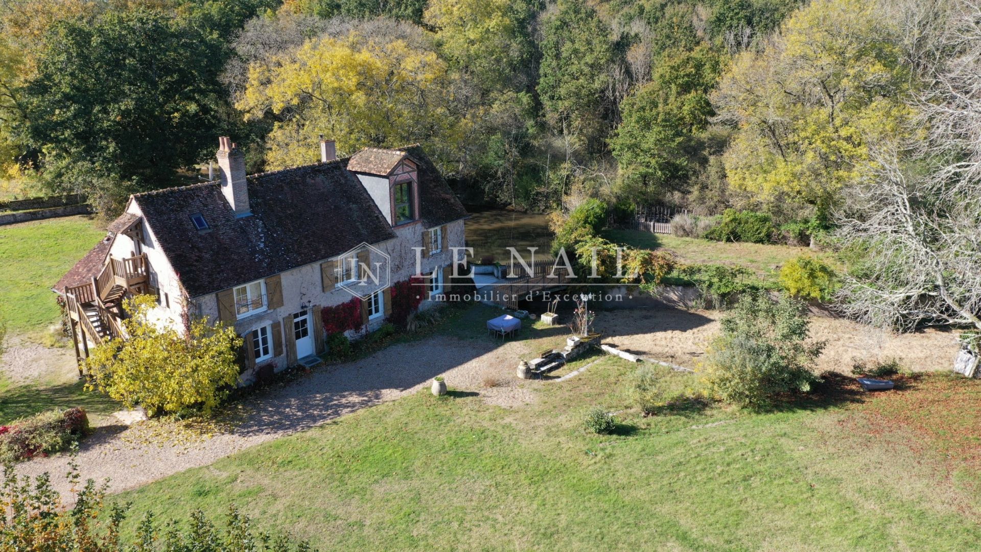 propriété 30 pièces en vente à CHAMBORD (41250)