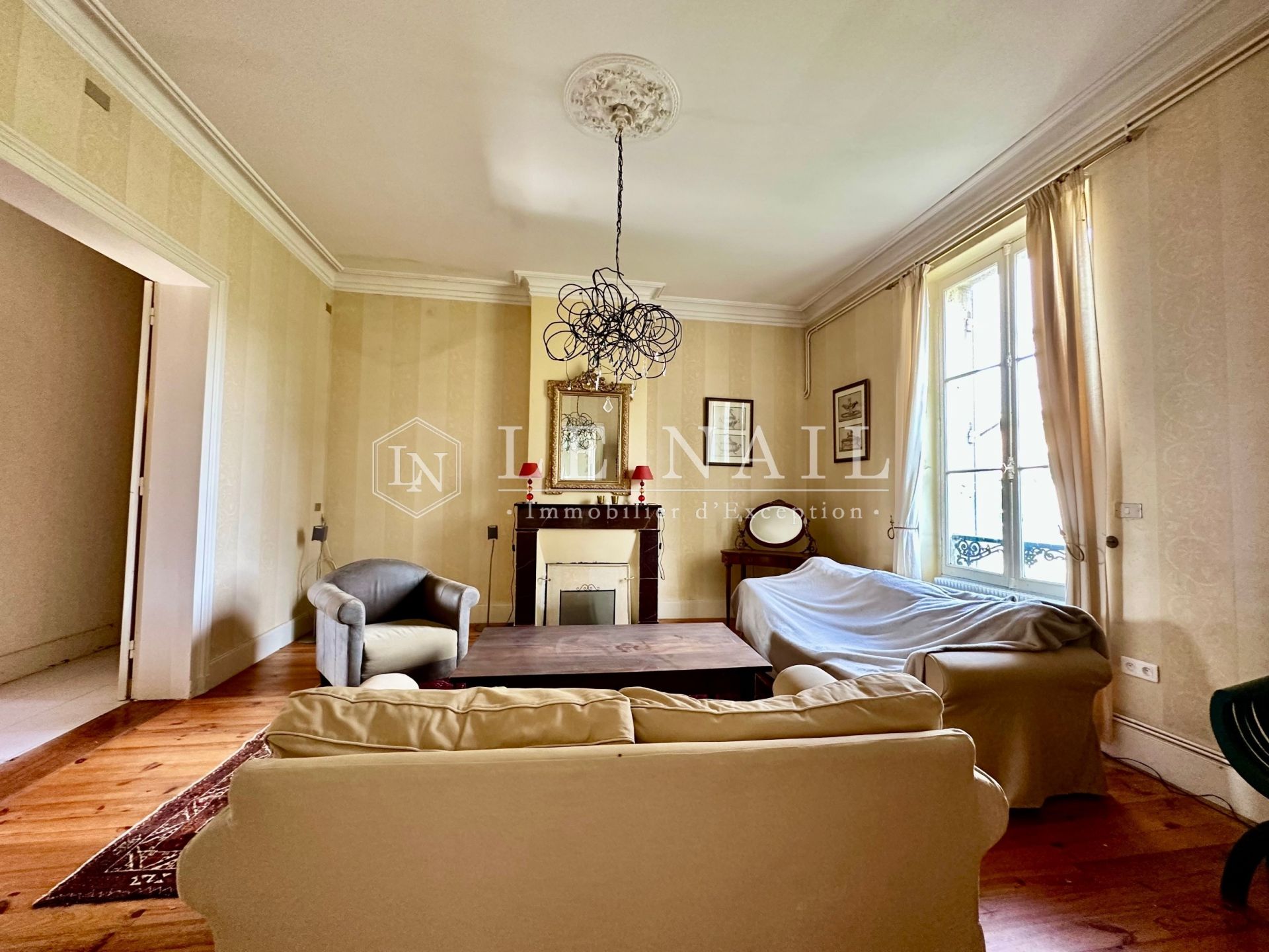 castle 14 rooms for sale on PINEUILH (33220)
