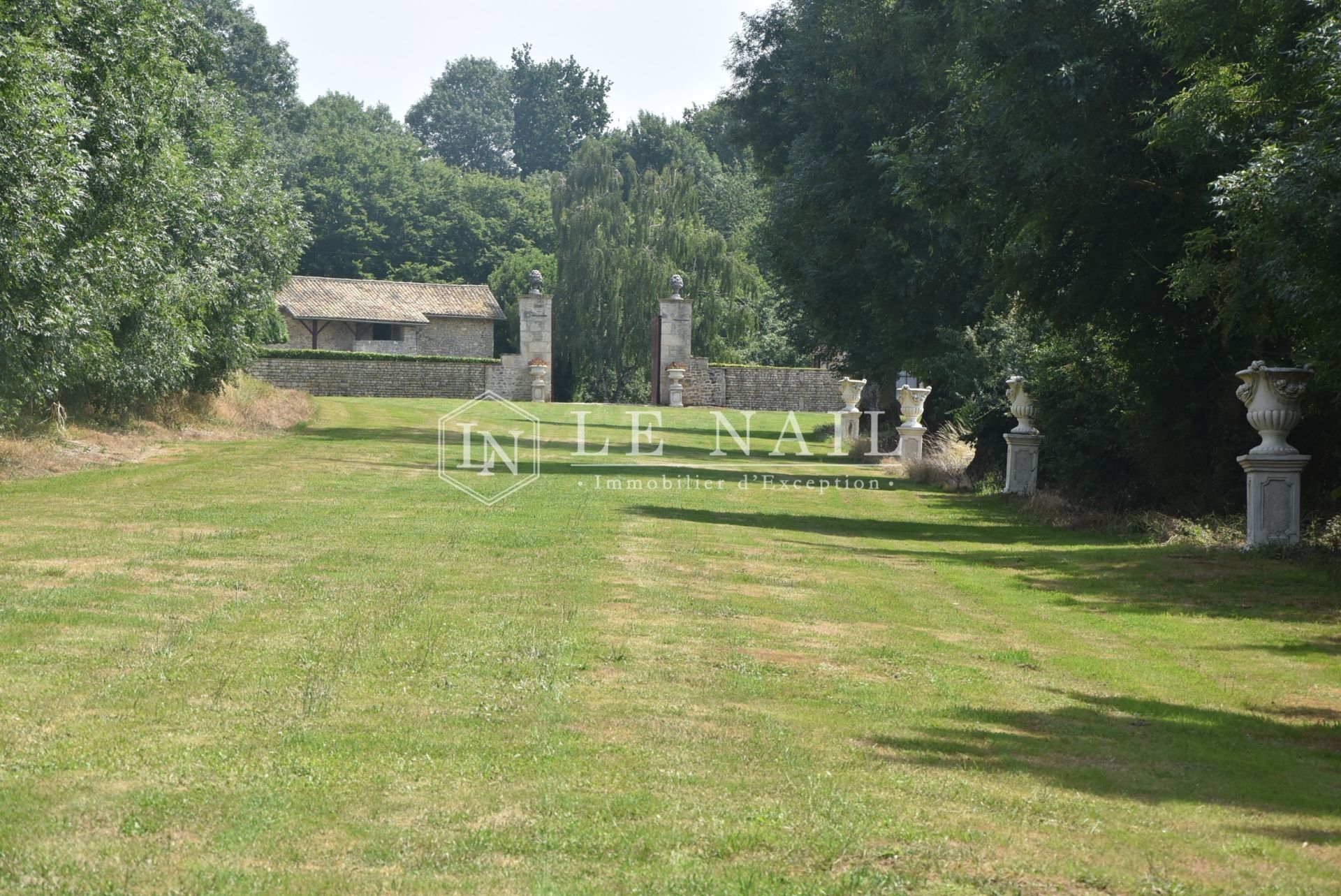 château 11 pièces en vente à Niort (79000)
