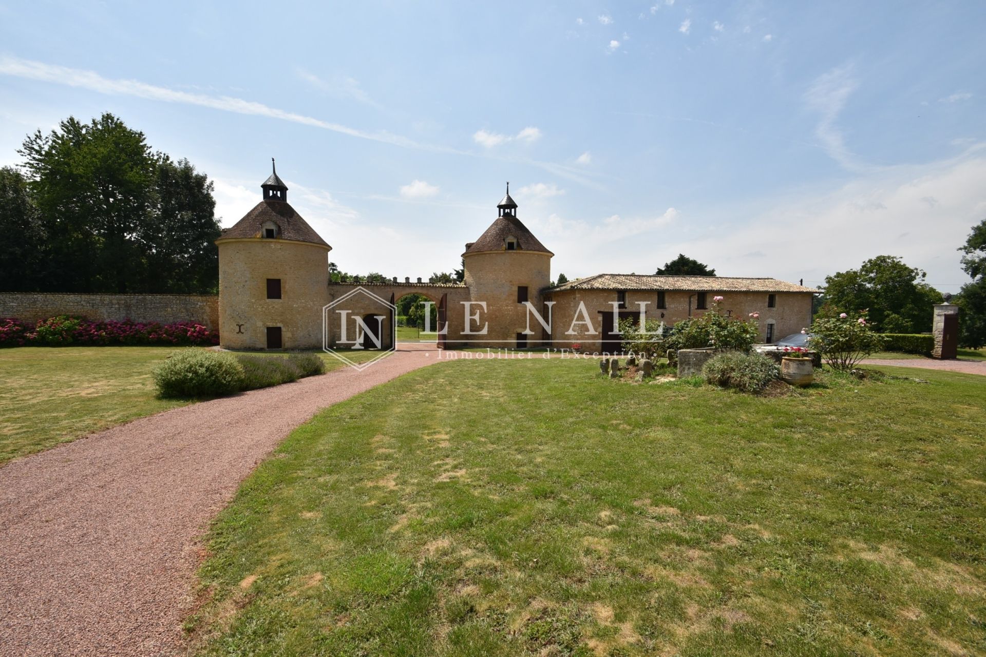 château 11 pièces en vente à Niort (79000)