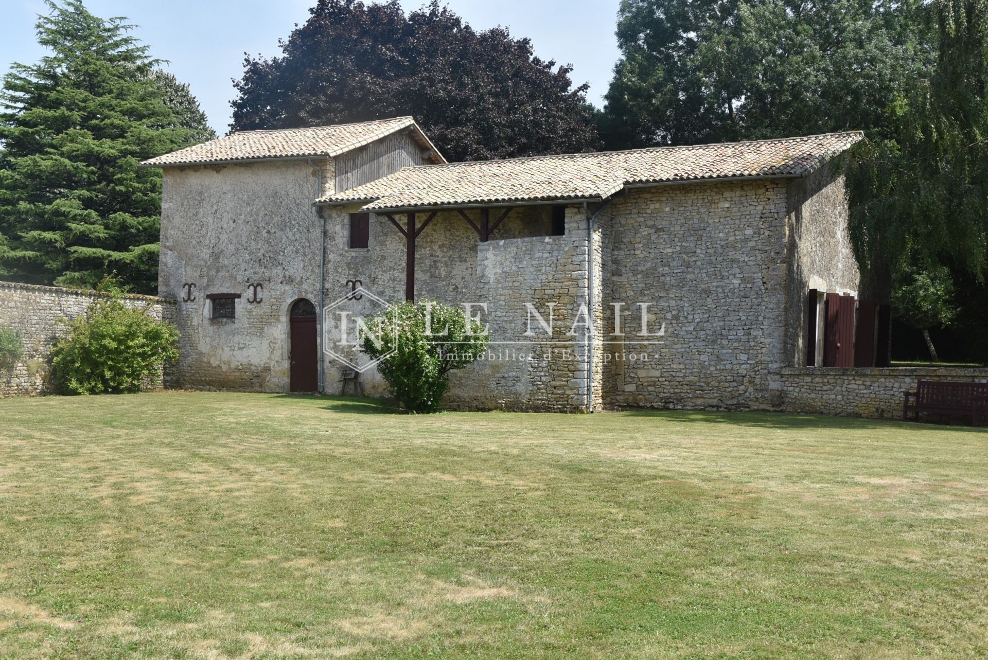 château 11 pièces en vente à Niort (79000)
