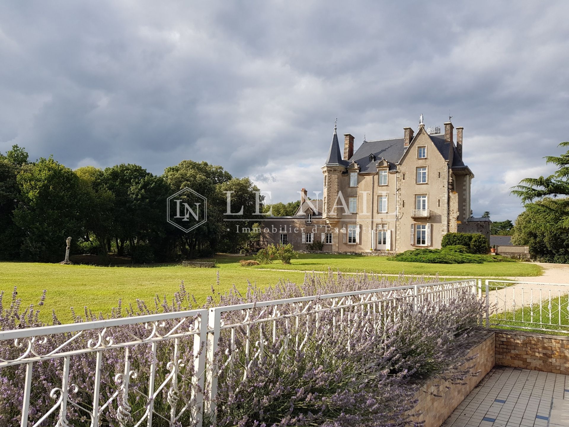 château 17 pièces en vente à ANGERS (49000)