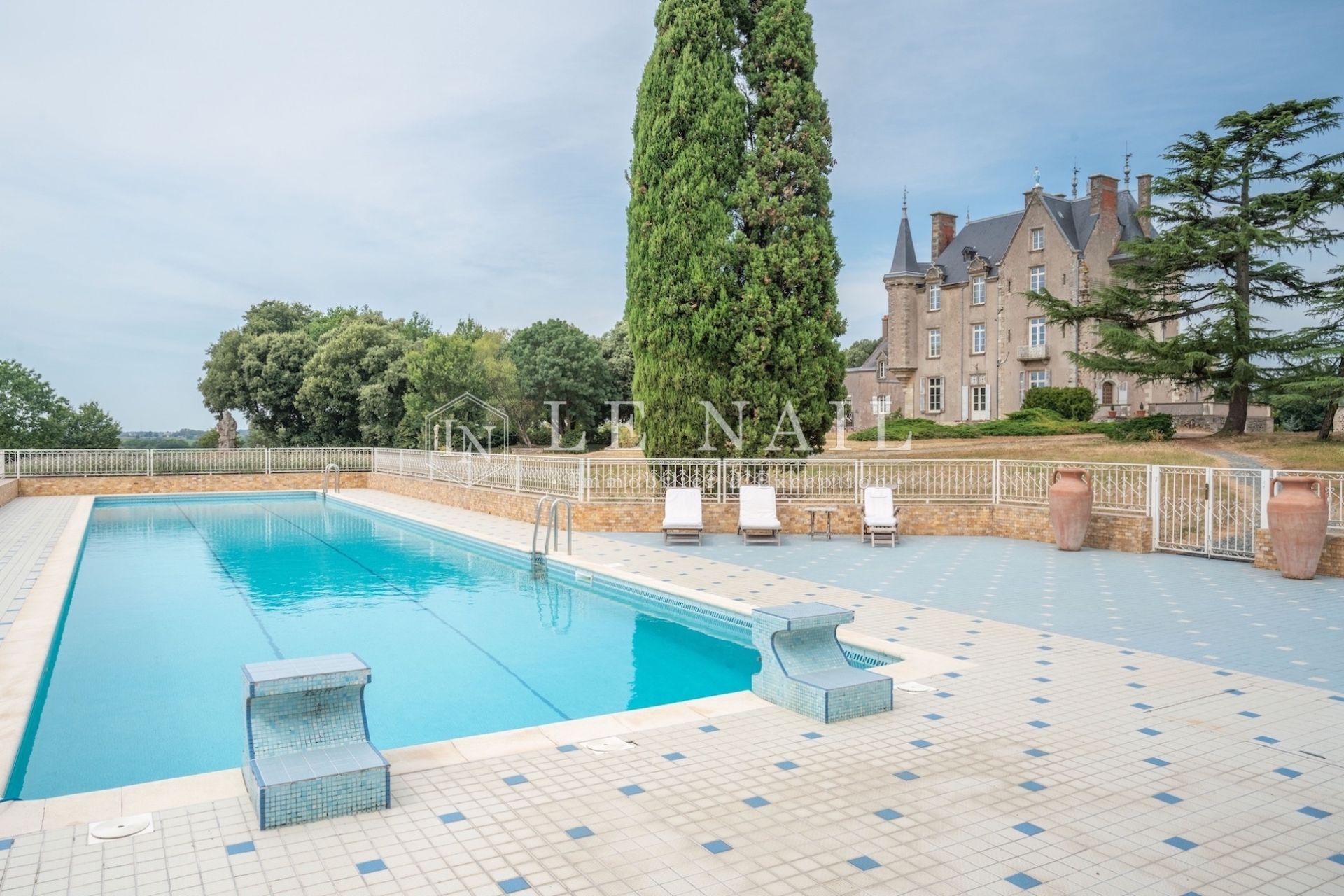château 17 pièces en vente à ANGERS (49000)