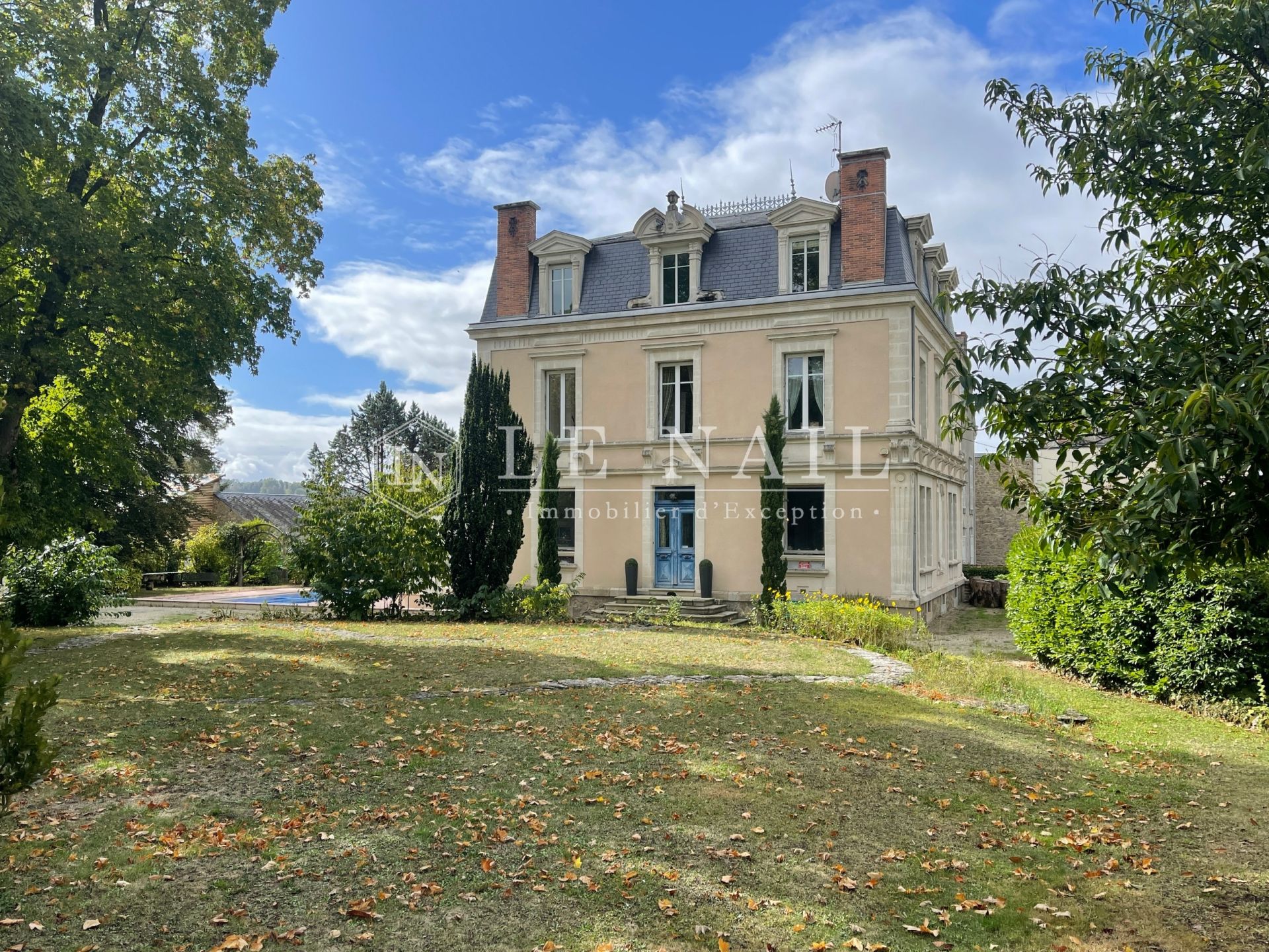 mansion 11 rooms for sale on ST JUNIEN (87200)