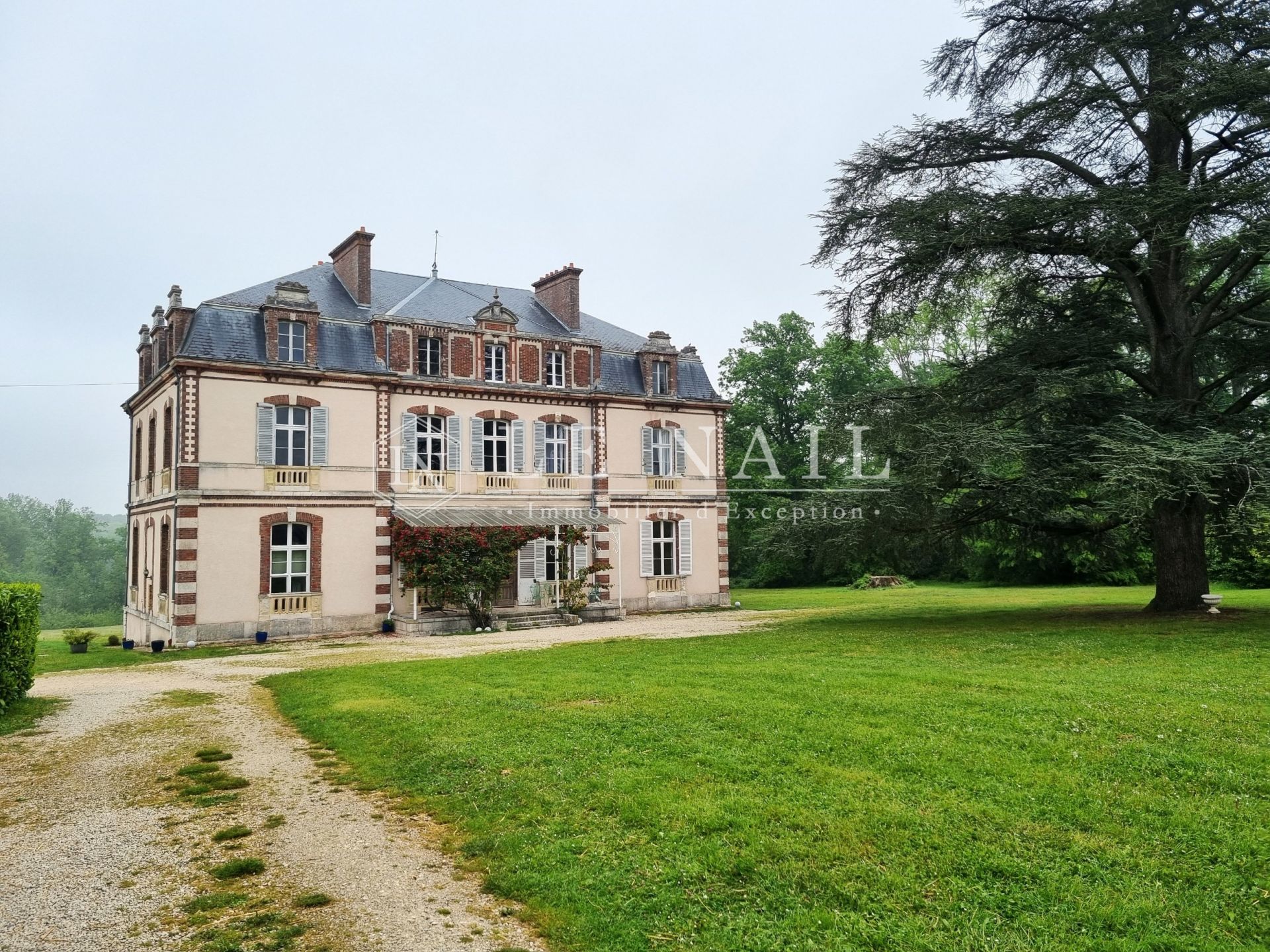 property 14 rooms for sale on MONTARGIS (45200)