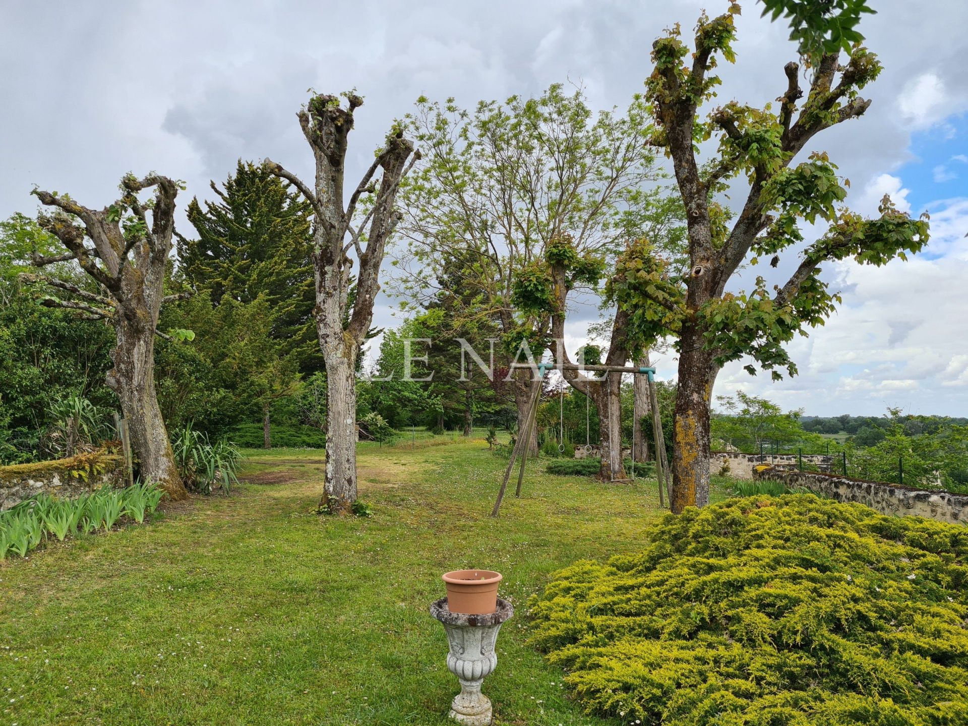 maison 10 pièces en vente à SAUMUR (49400)