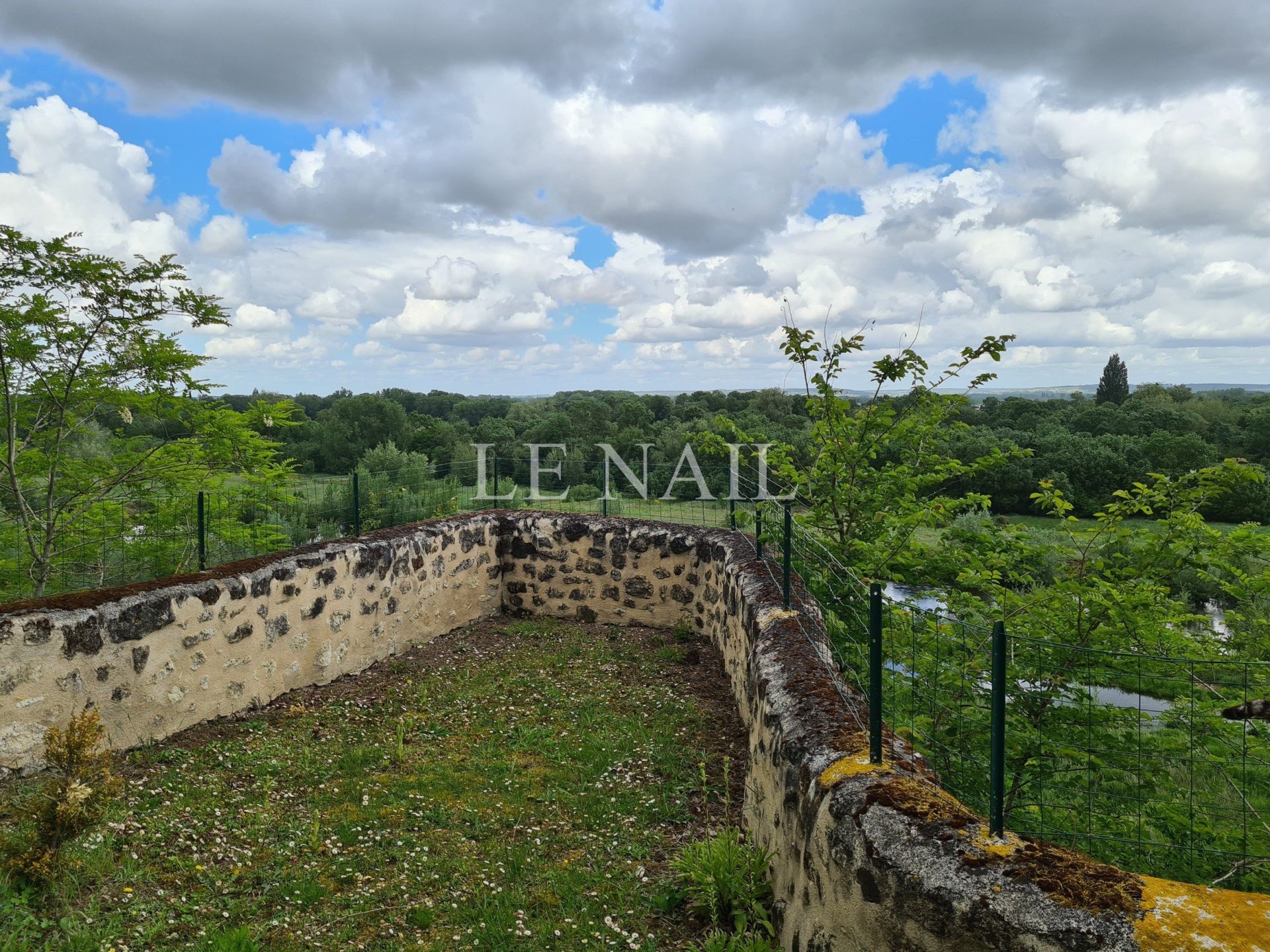 maison 10 pièces en vente à SAUMUR (49400)