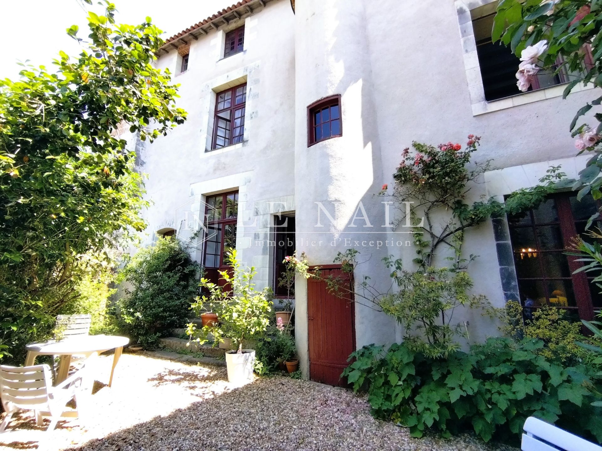 house 16 rooms for sale on CHOLET (49300)