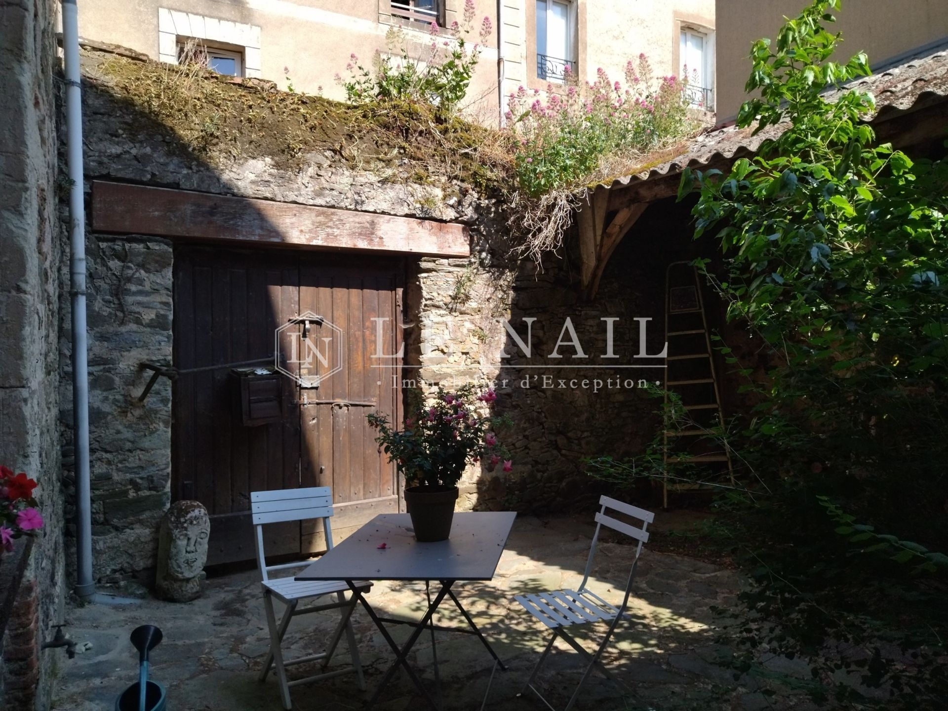 house 16 rooms for sale on CHOLET (49300)