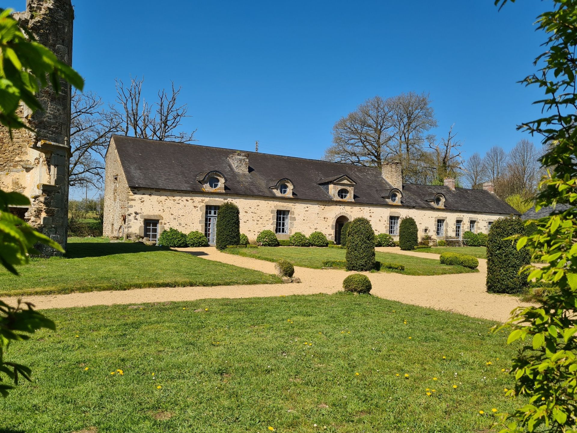 manoir 8 pièces en vente à MAYENNE (53100)