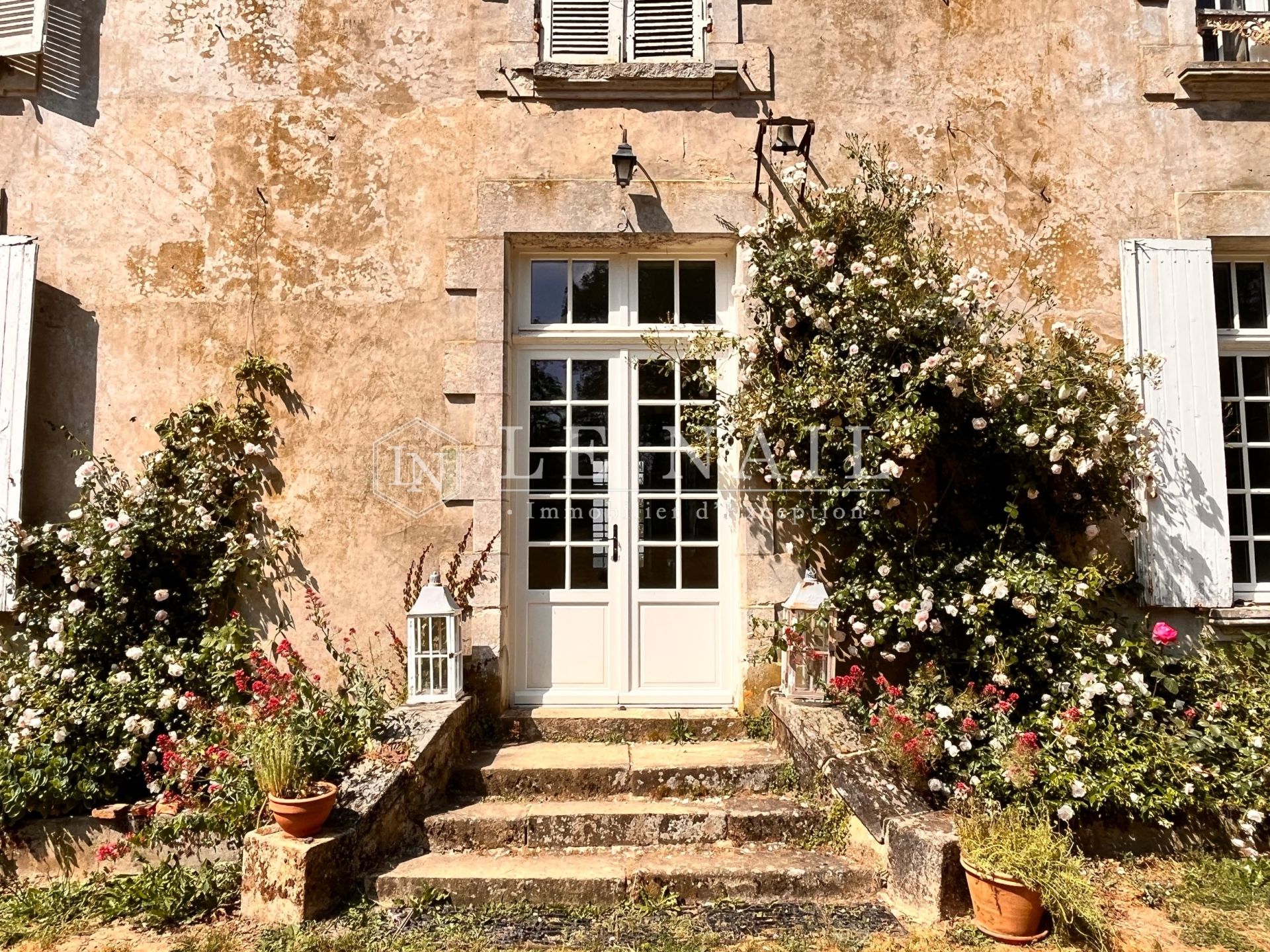 château 10 pièces en vente à POUZAUGES (85700)