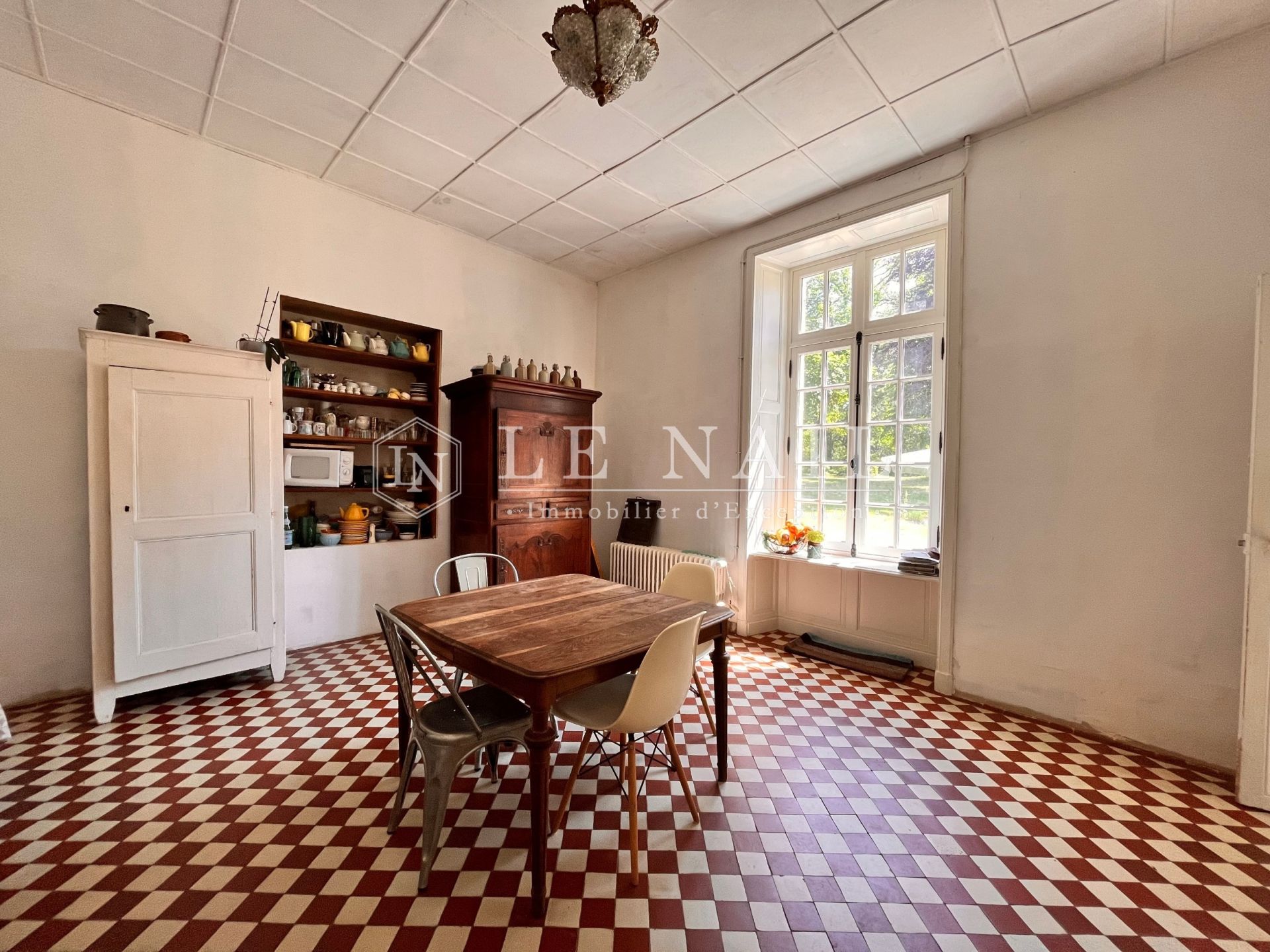château 10 pièces en vente à POUZAUGES (85700)