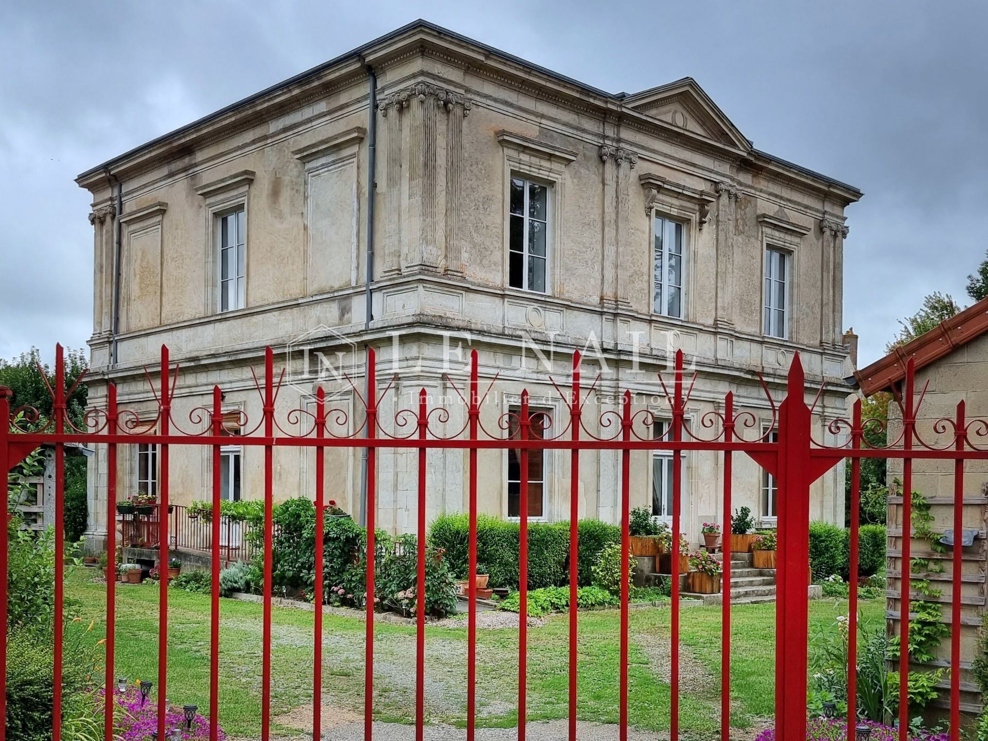 maison bourgeoise 12 pièces en vente à MAMERS (72600)
