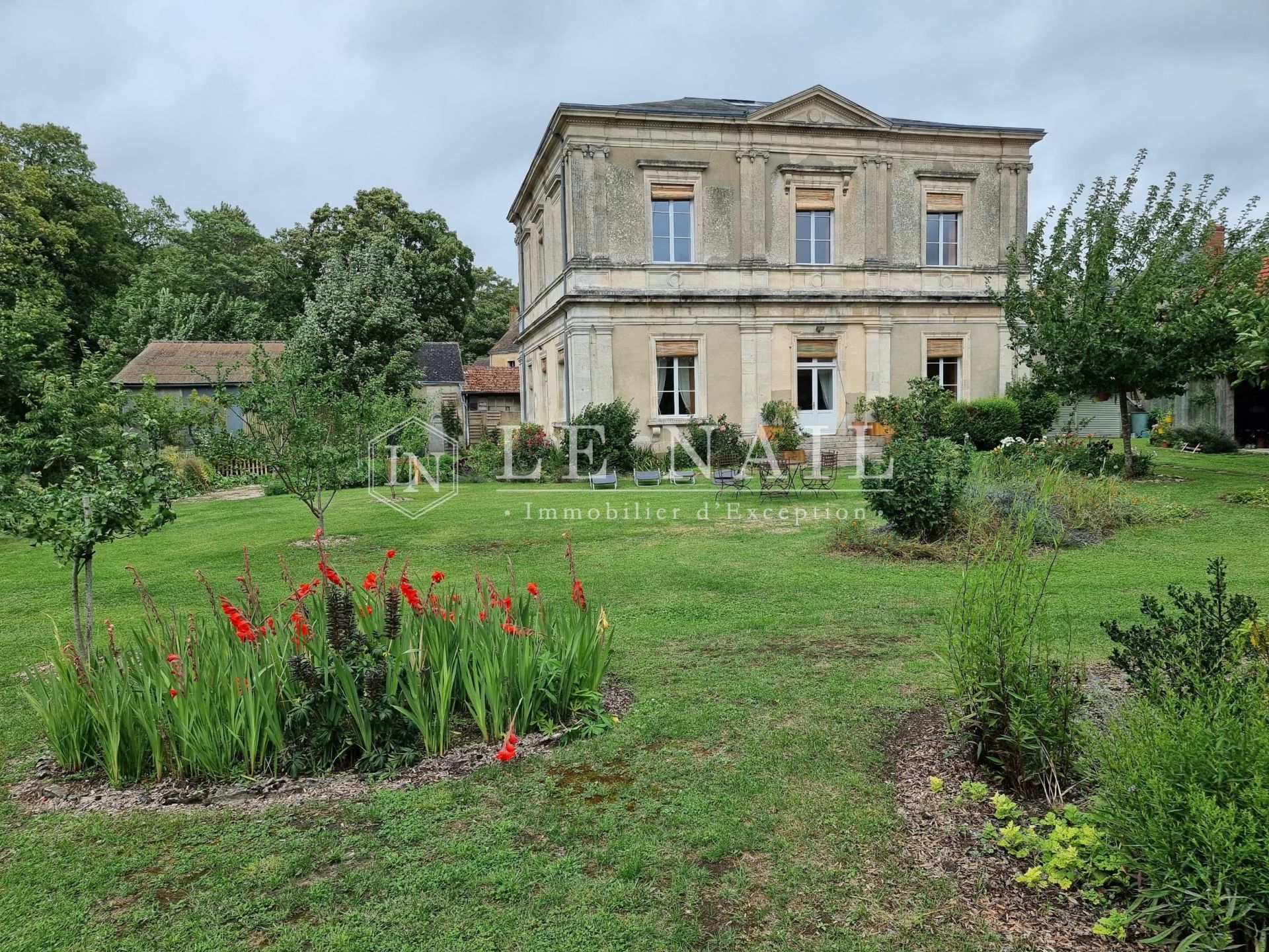 maison bourgeoise 12 pièces en vente à MAMERS (72600)