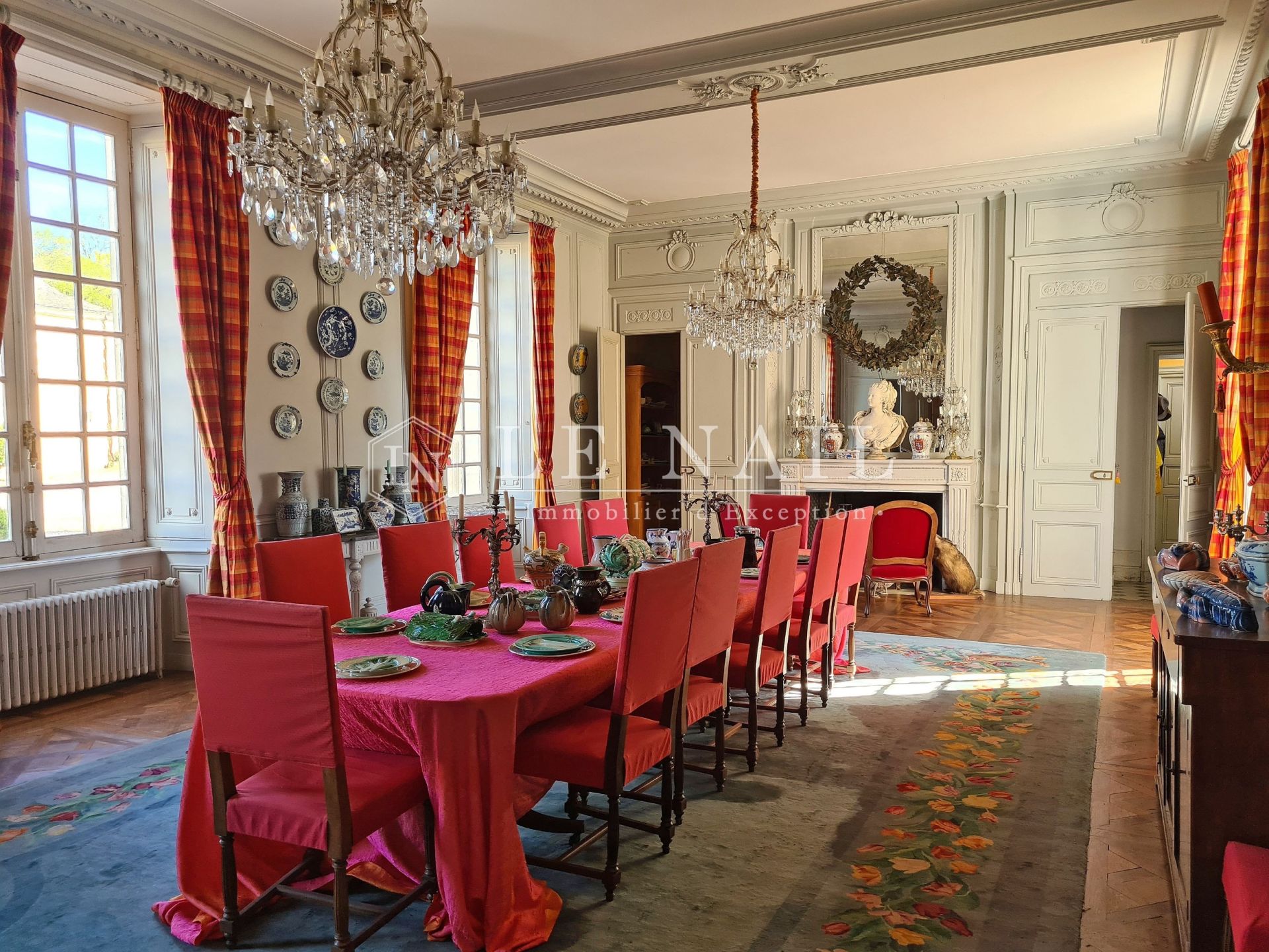castle 34 rooms for sale on LAVAL (53000)