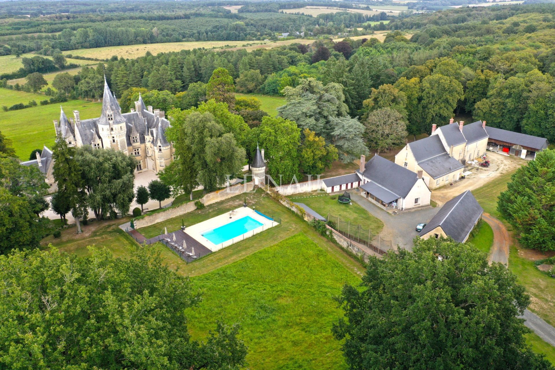 château 23 pièces en vente à CHATEAU DU LOIR (72500)