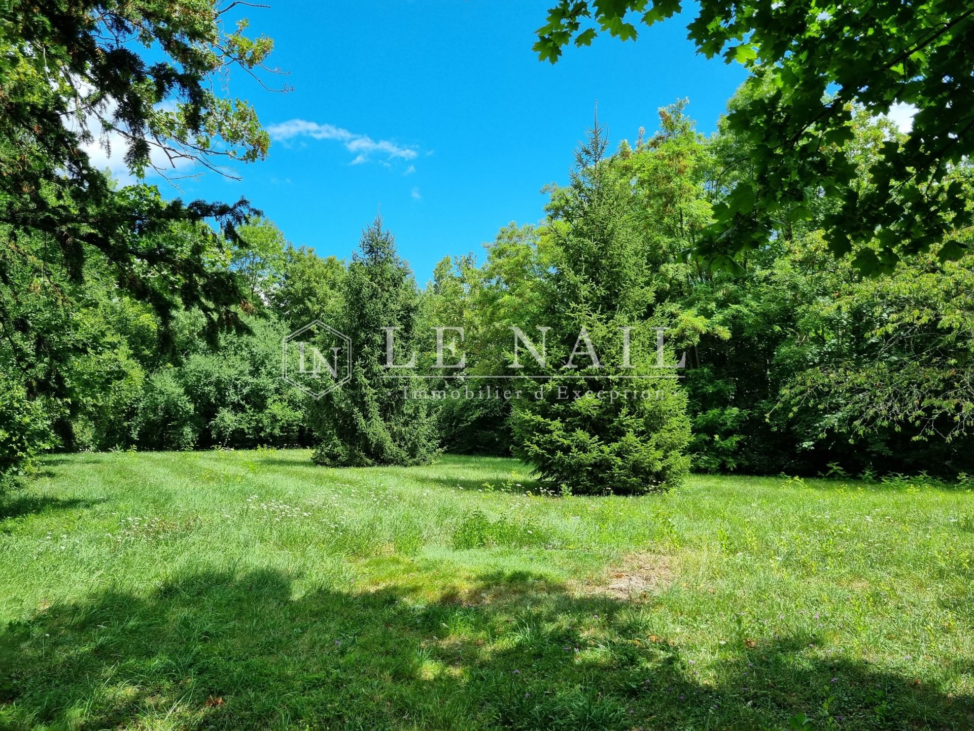 mansion 13 rooms for sale on BOURGES (18000)