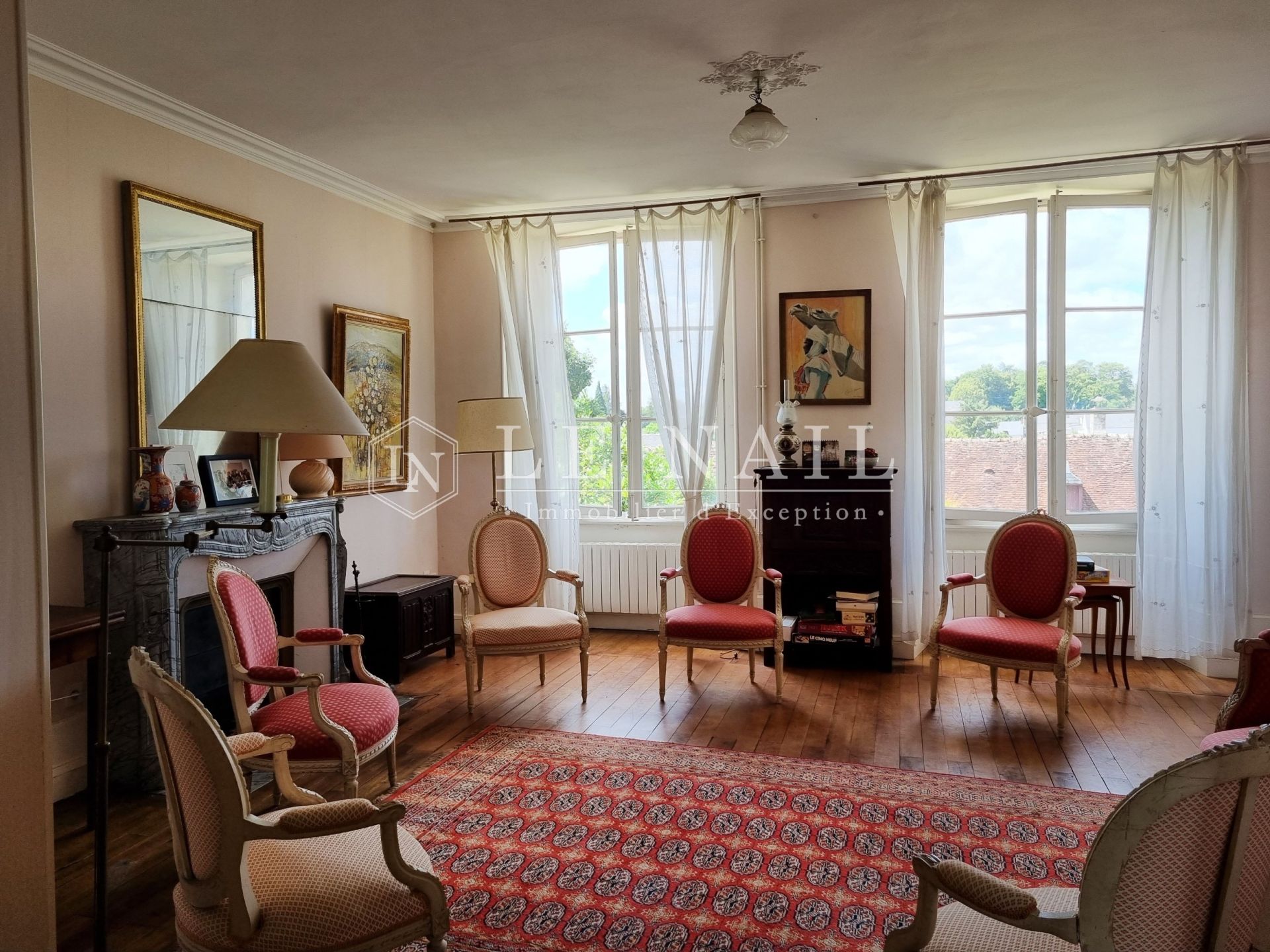 mansion 13 rooms for sale on BOURGES (18000)