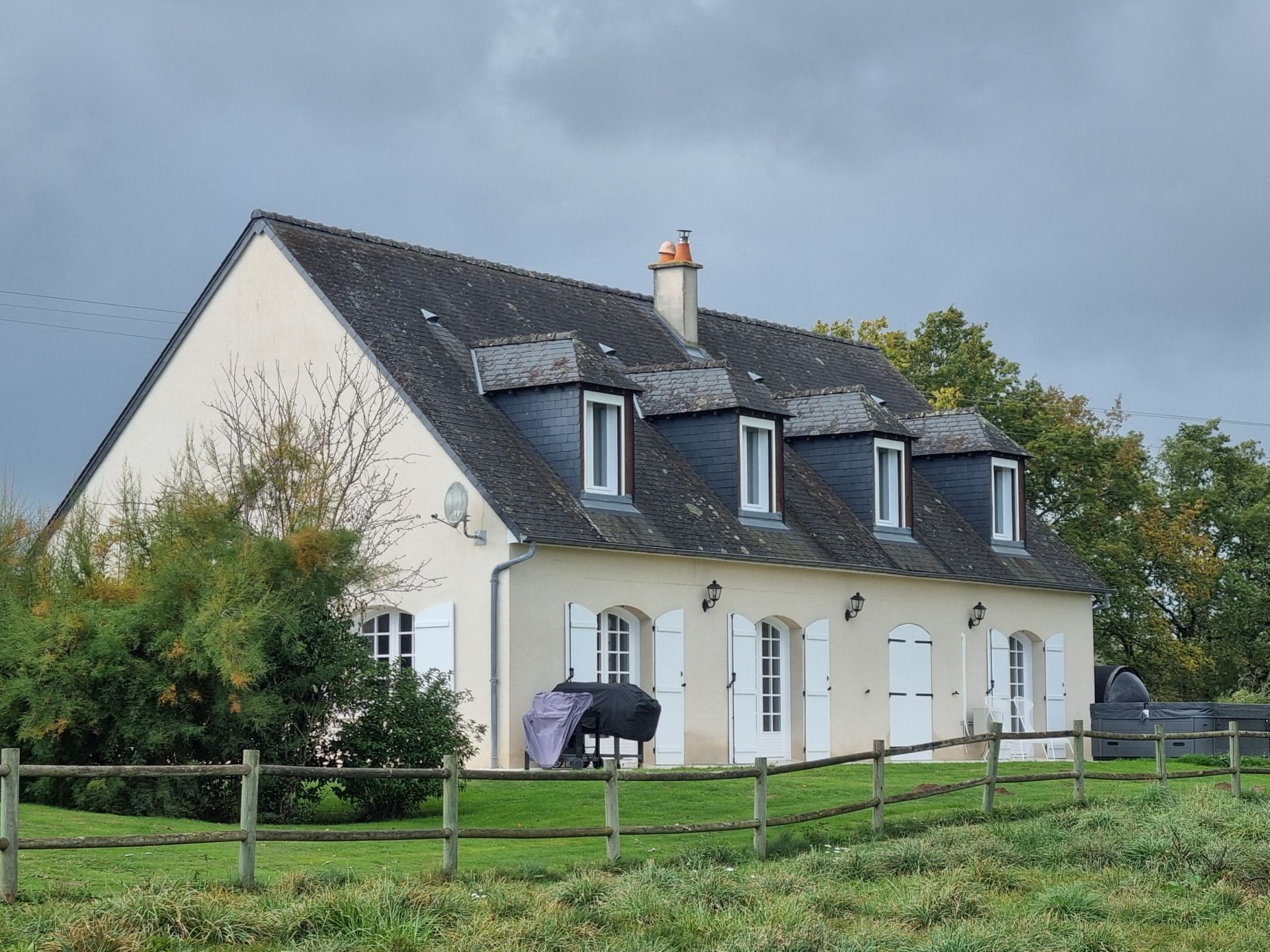 propriété 11 pièces en vente à NEUVY LE ROI (37370)